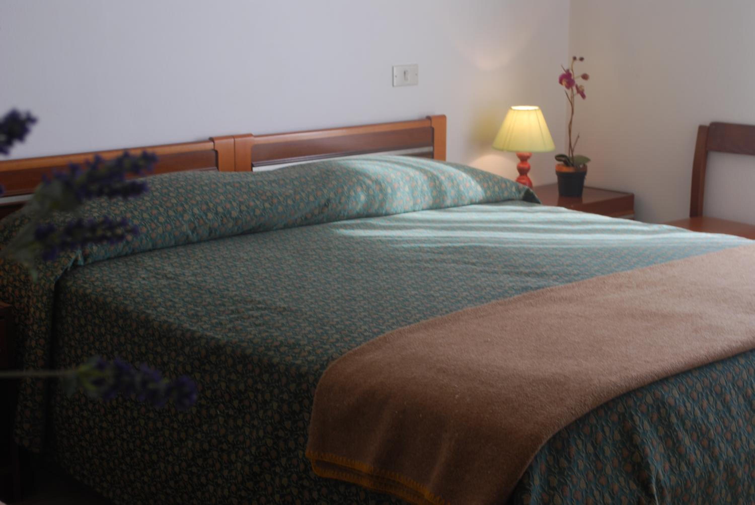 Single Room with Shared Bathroom