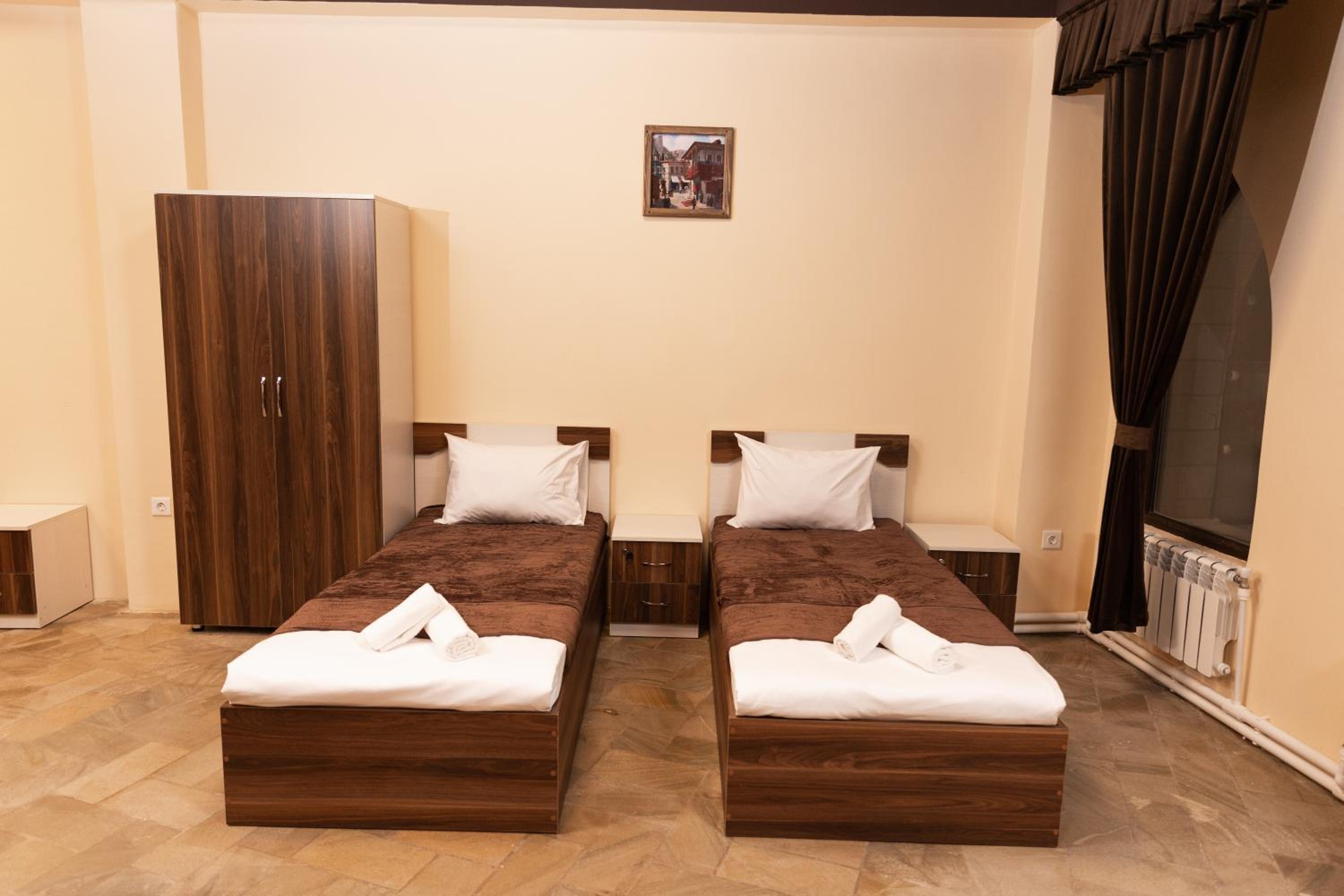 6-Bed Male Dormitory Room photo 2