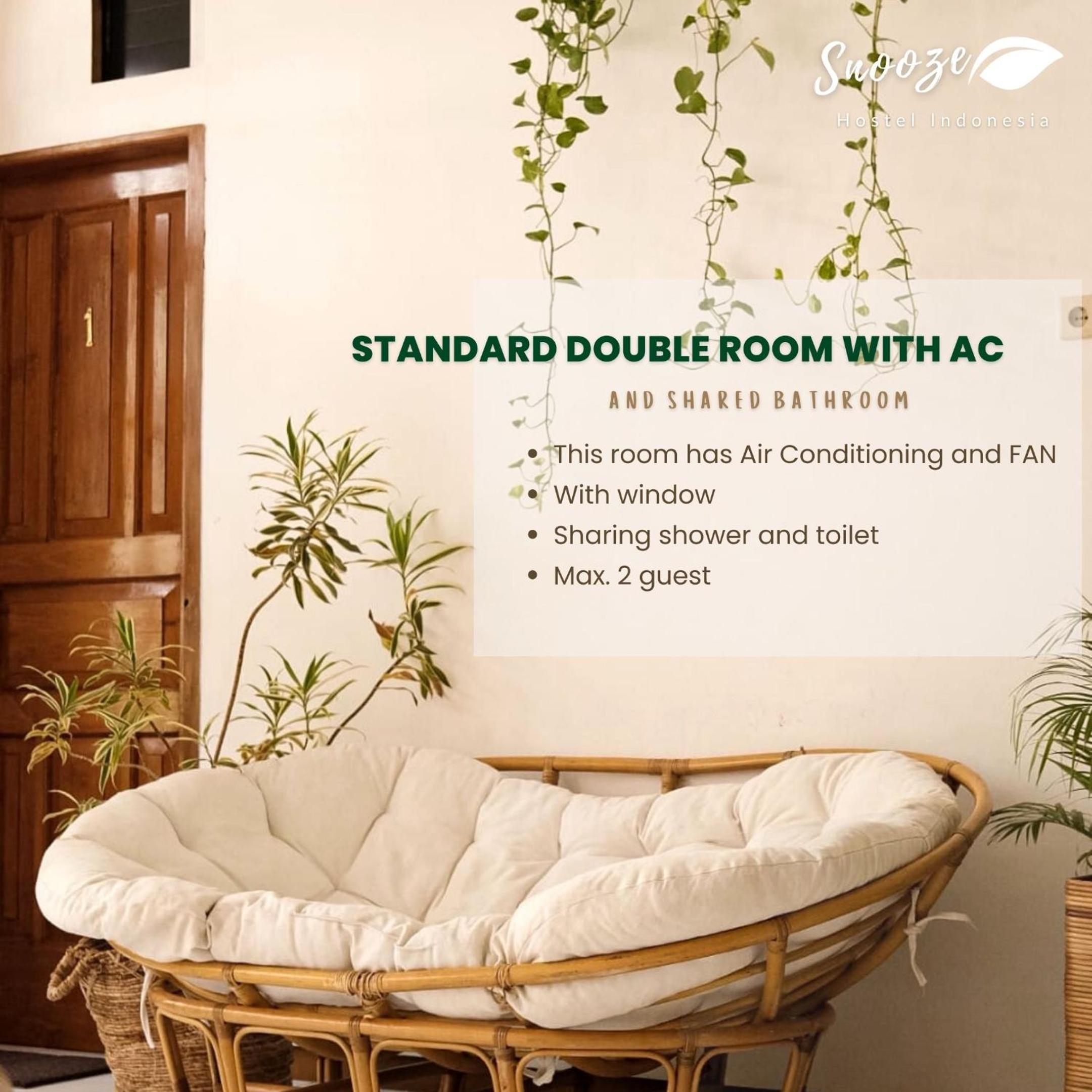 Standard Double Room with Shared Bathroom - Photo 2