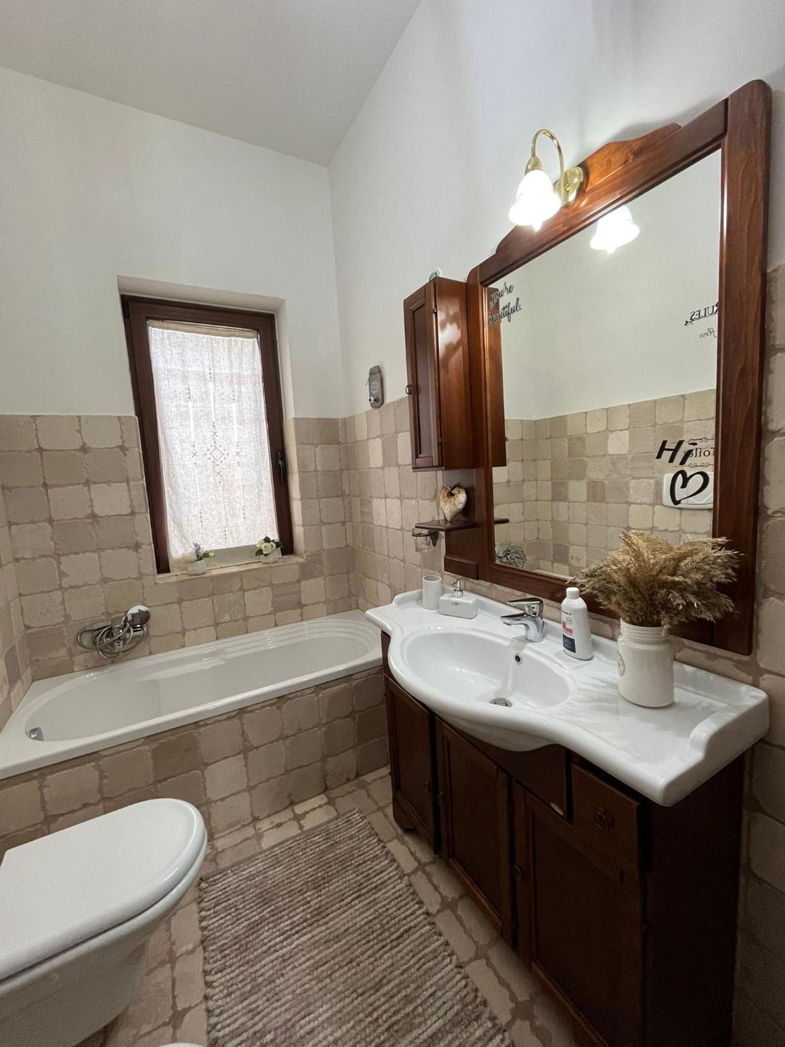 Three-Bedroom House photo 3