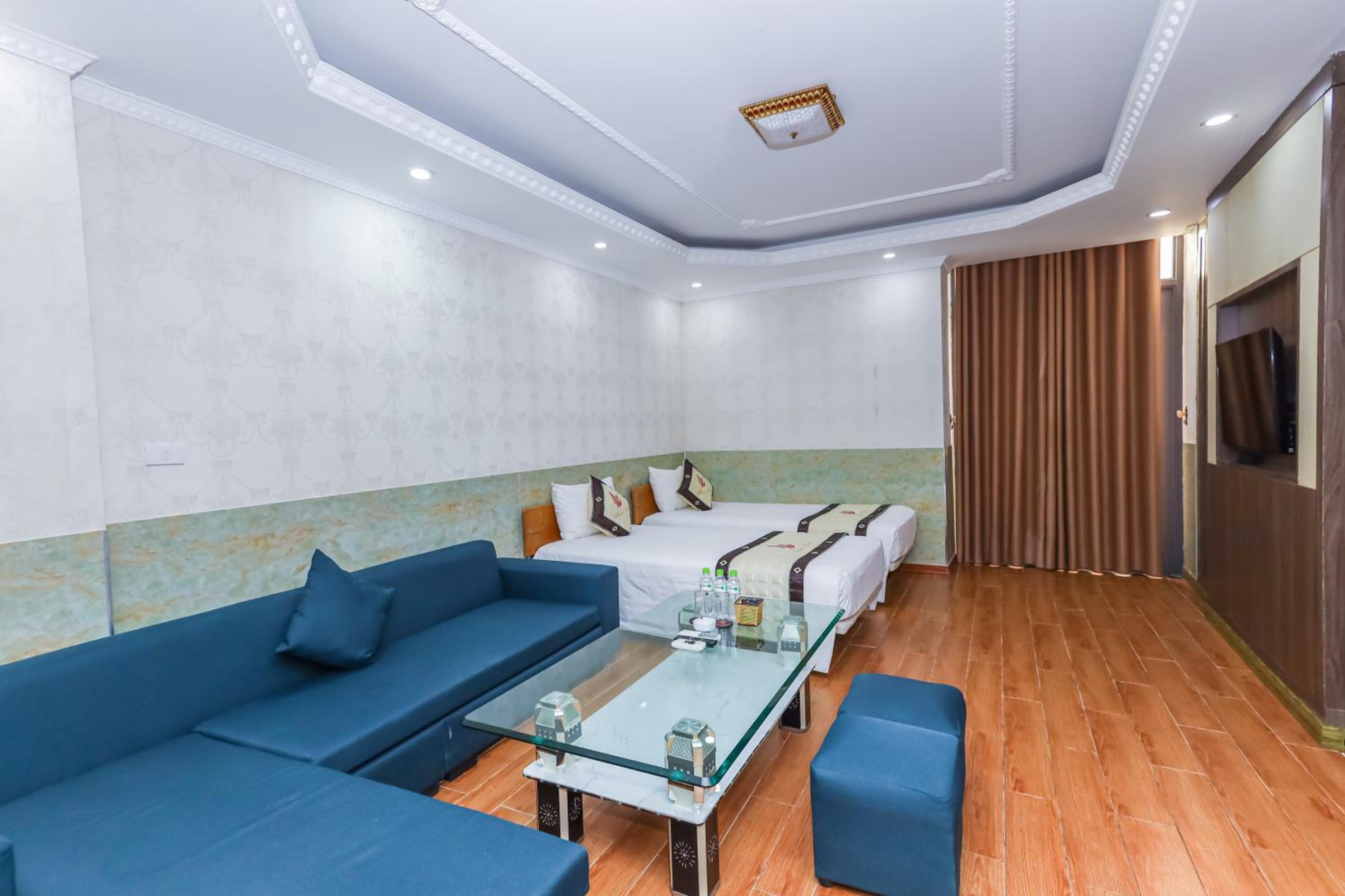 Family Room photo 3
