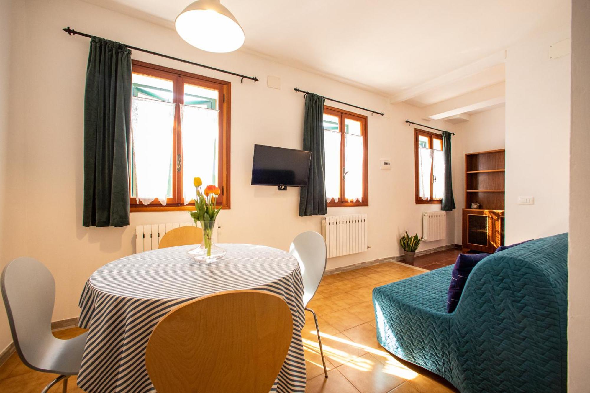 Apartment photo 2