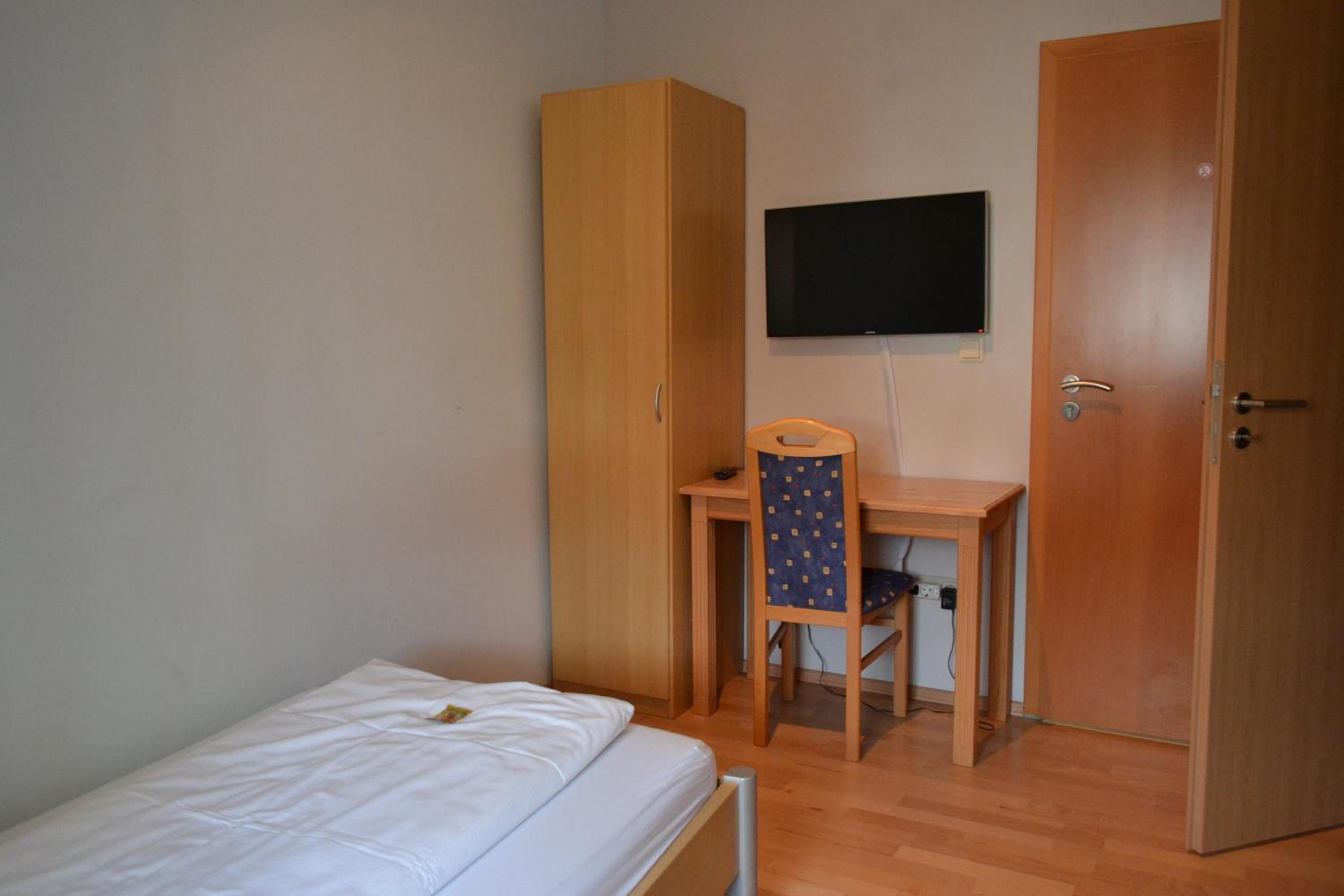 Single Room With Bathroom photo 1