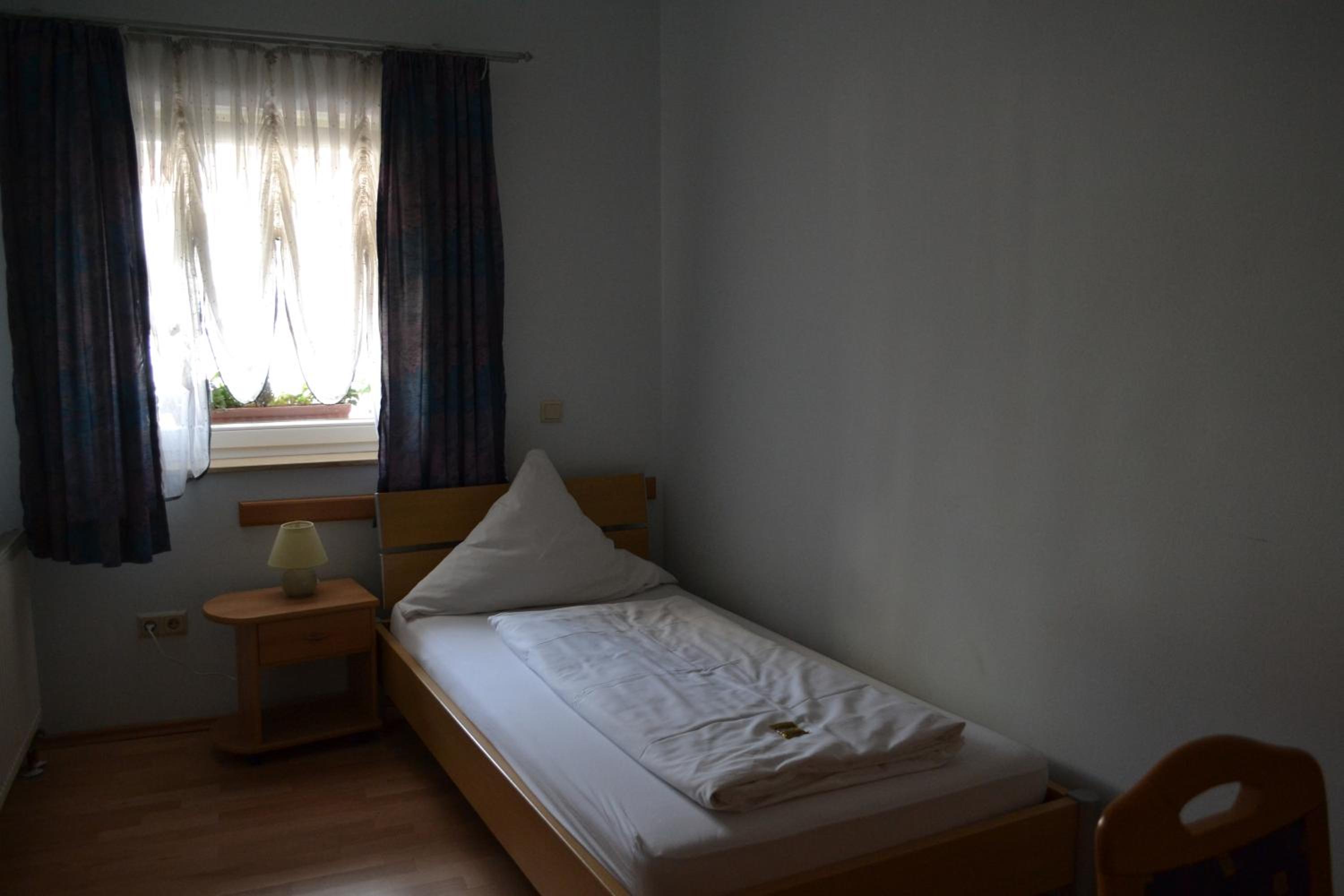 Single Room With Bathroom photo 3