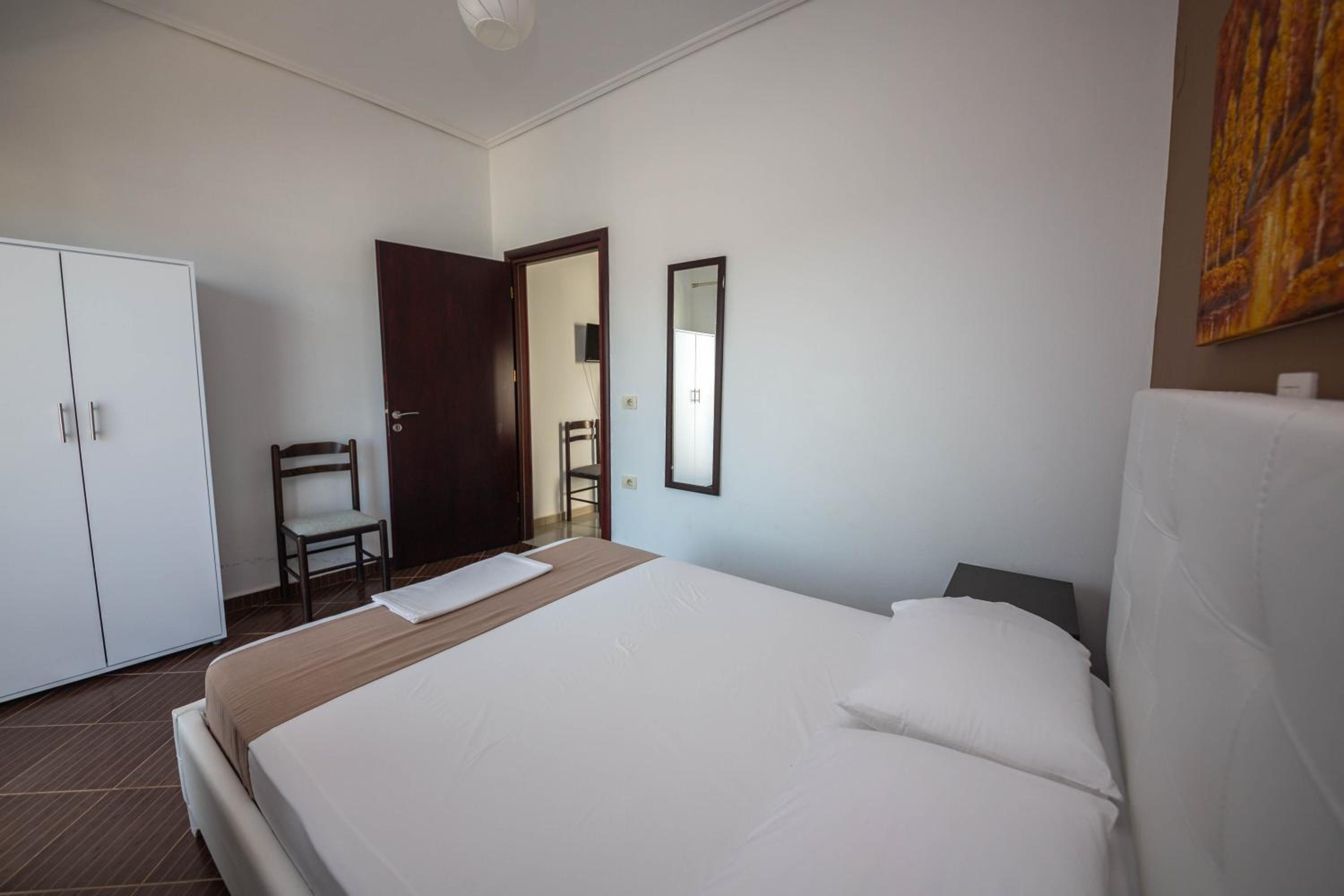 One Bedroom Family Apartment With Balcony photo 2