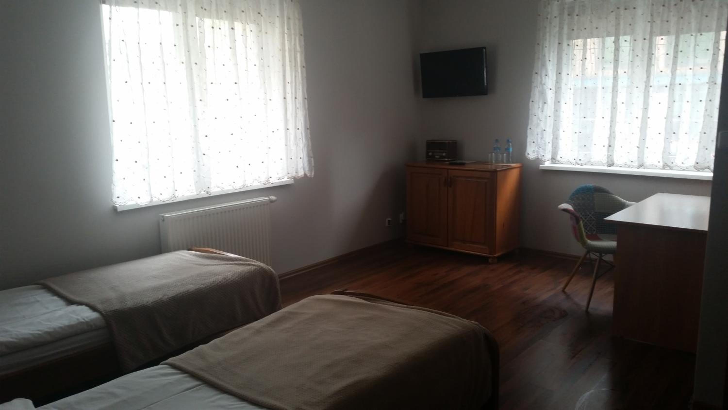 Twin Room - Photo 13