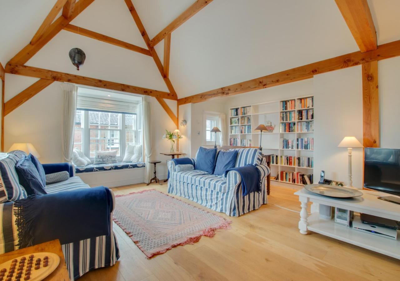 Two-Bedroom House photo 3