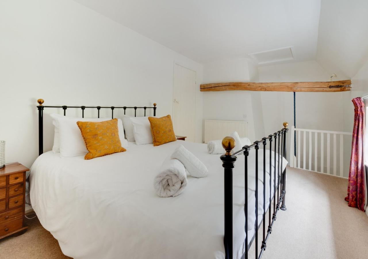 Three-Bedroom House photo 2