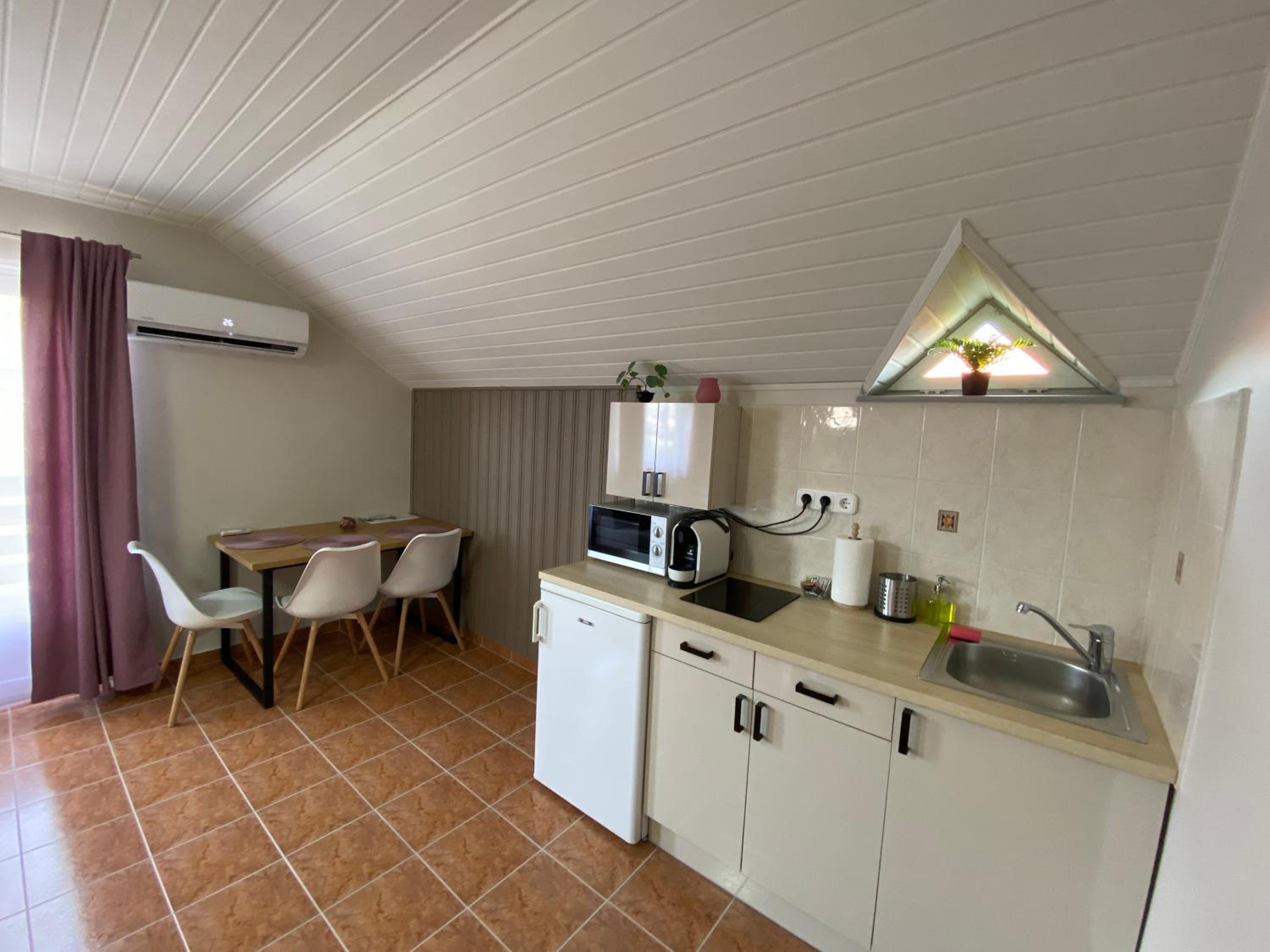 Triple Room with Garden View photo 3