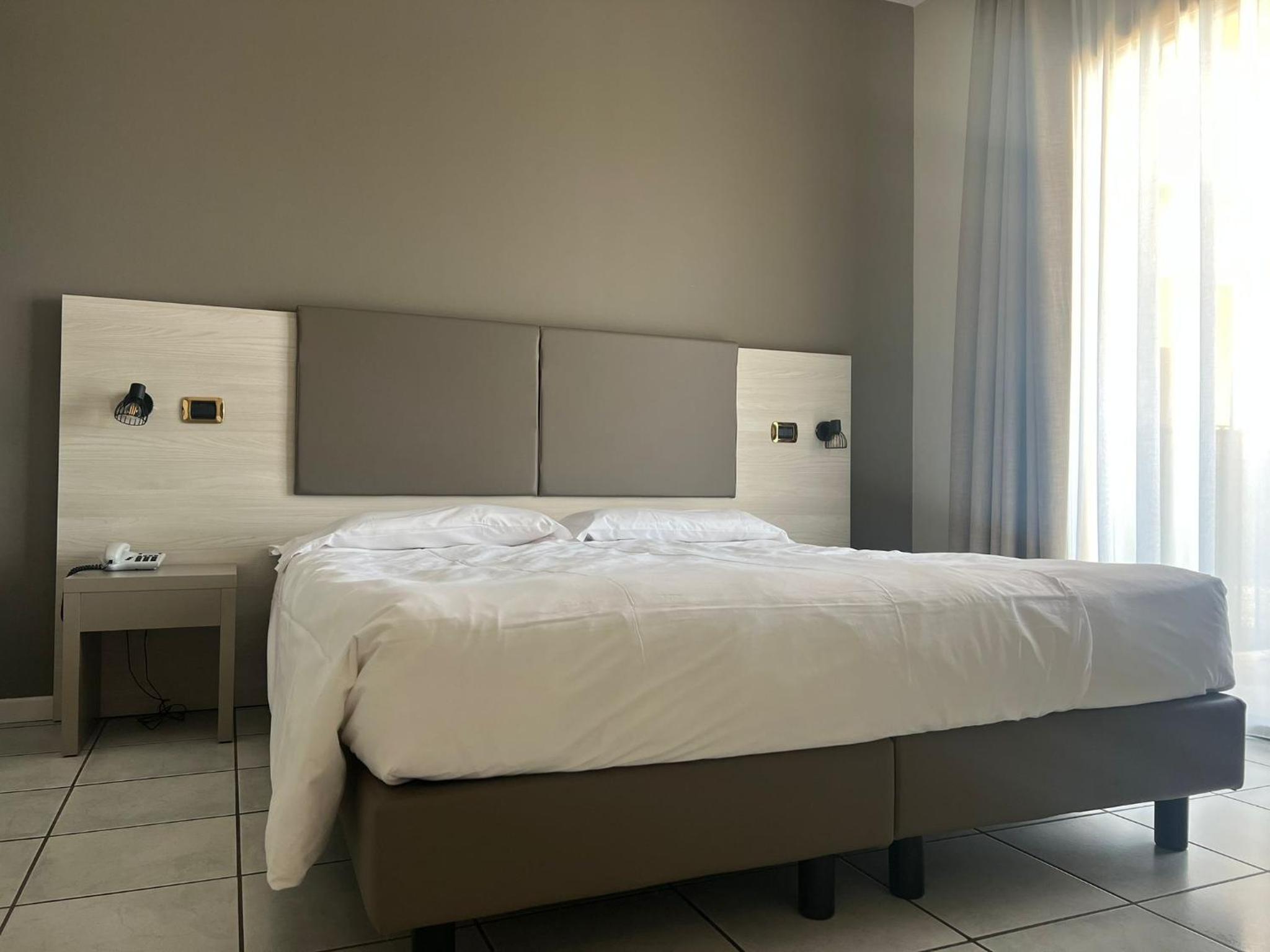 Standard One-Bedroom Suite with Terrace - Photo 1