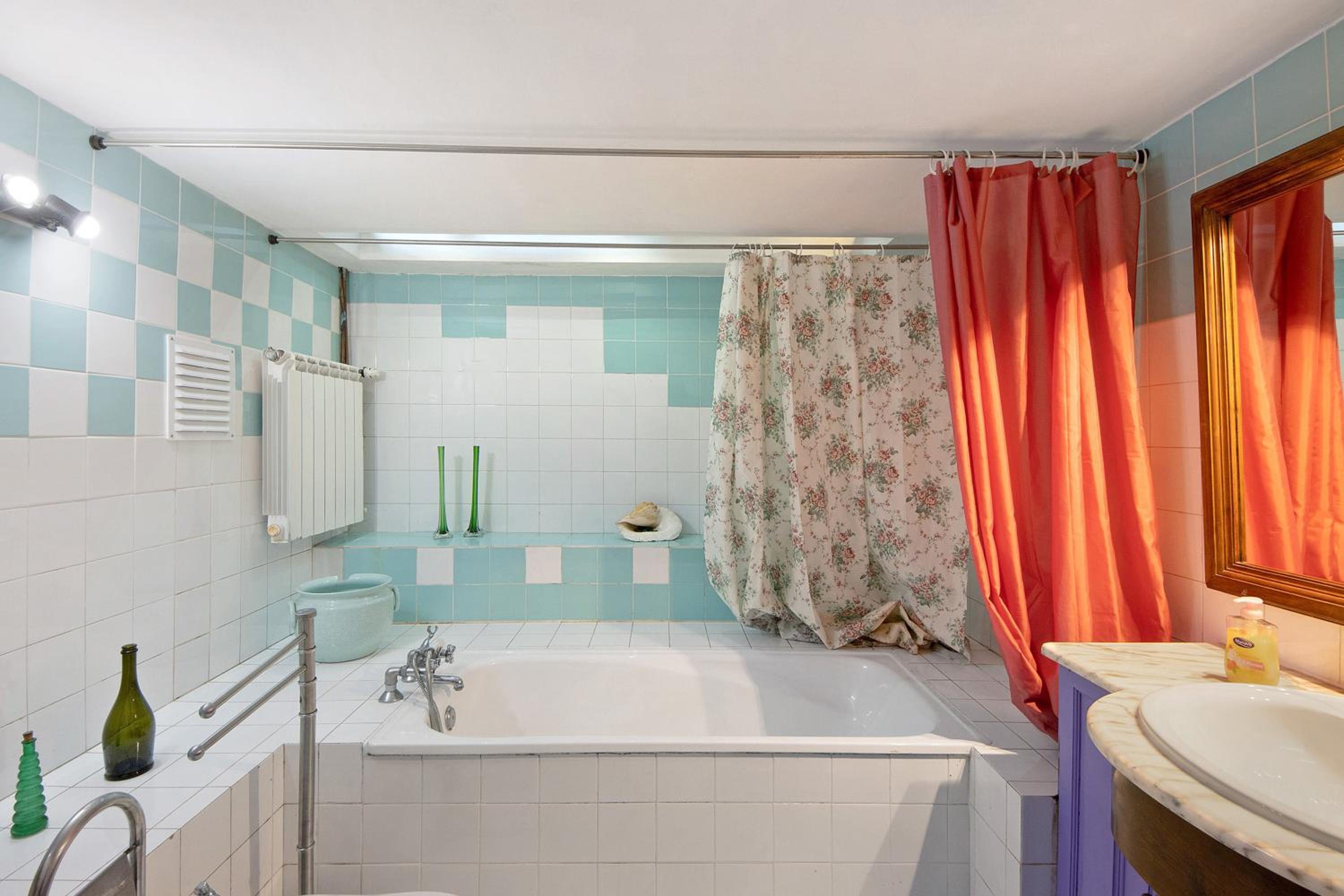 Three-Bedroom House photo 2