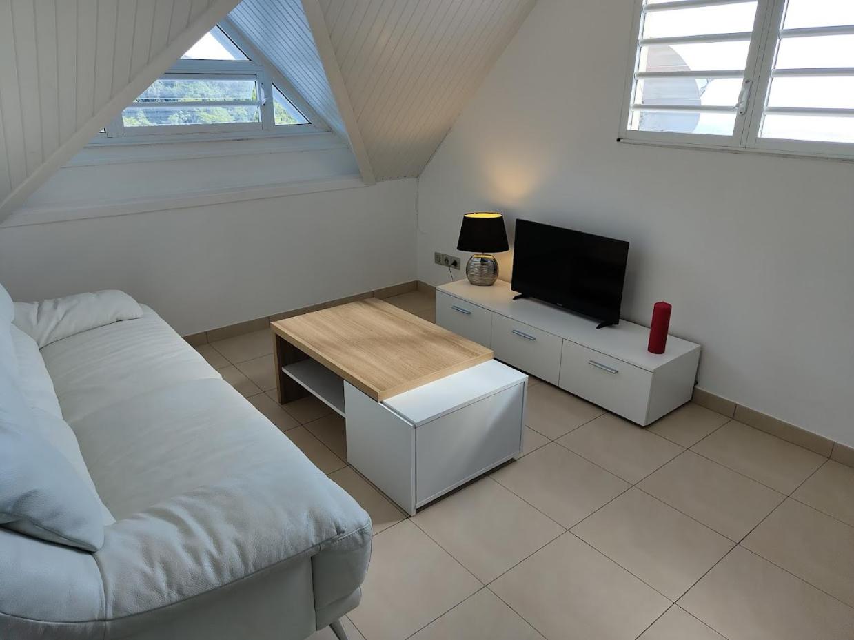 Deluxe Double Room (2 Adults + 1 Child) photo 1