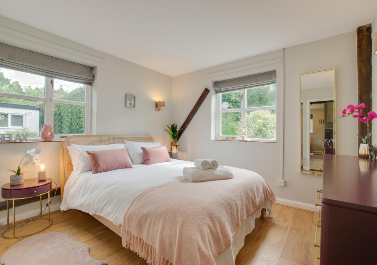 Three-Bedroom House photo 2