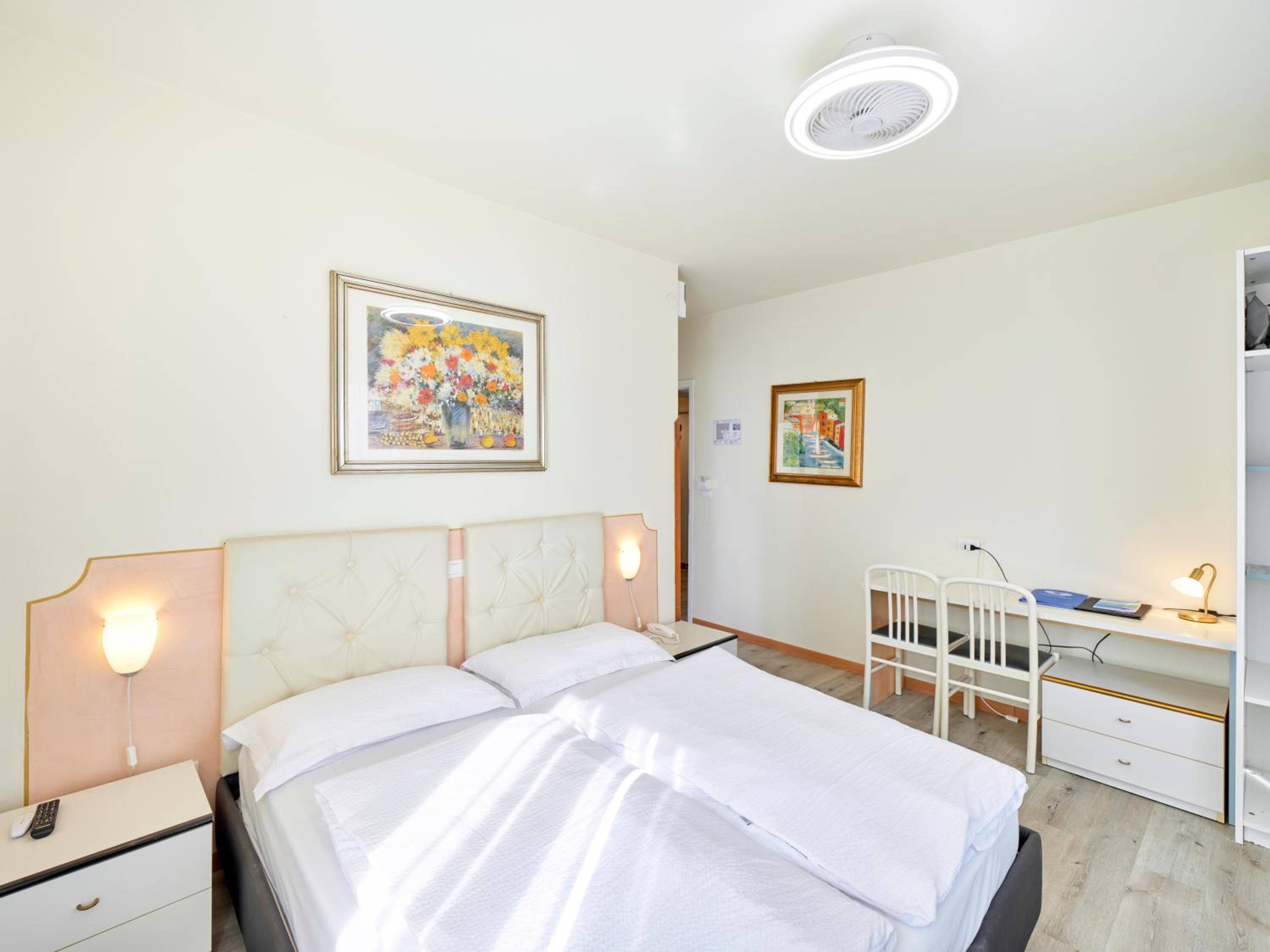 Double Room (2 Adults + 1 Child) photo 2