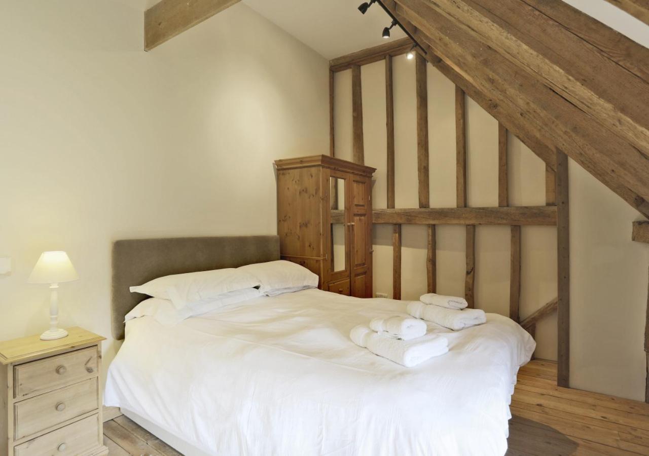 Two-Bedroom House photo 3