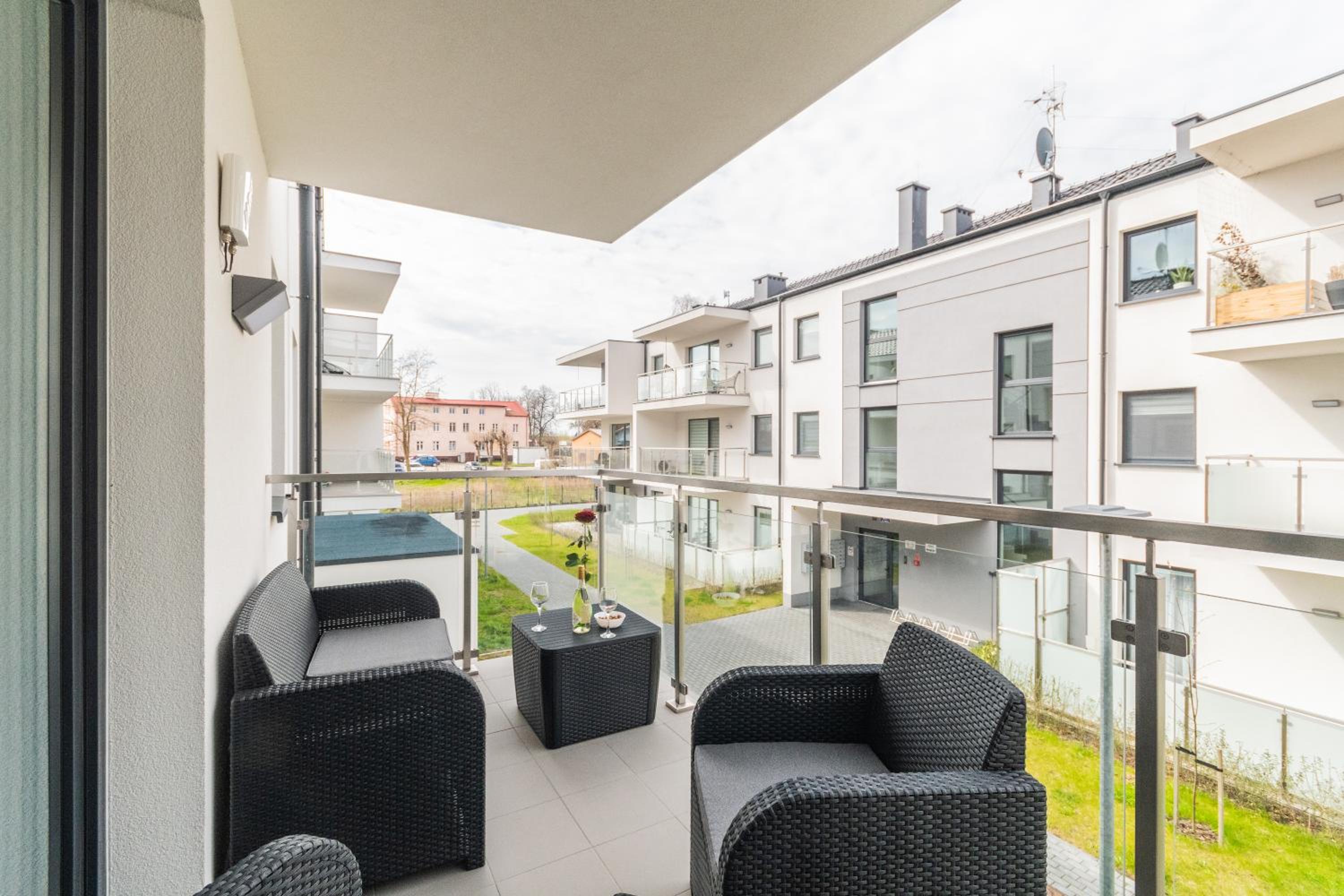 Apartment with Balcony - Photo 11