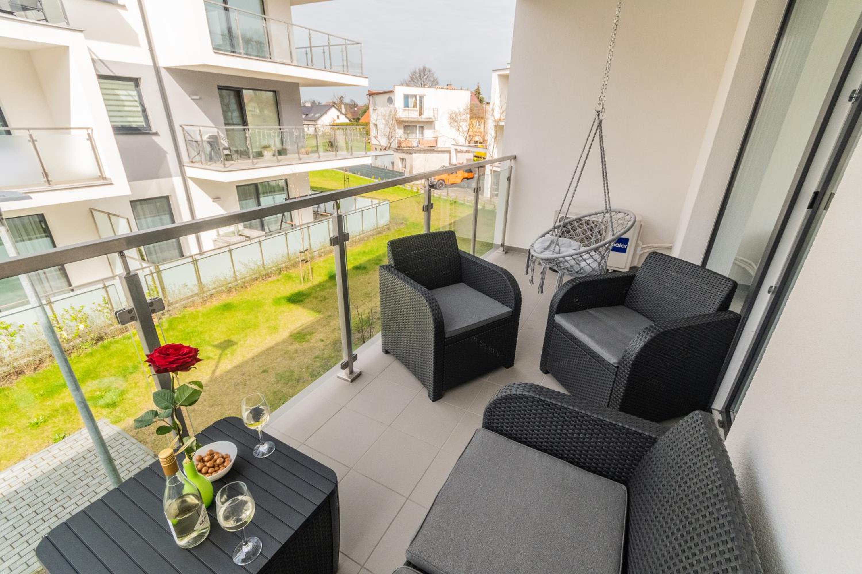 Apartment with Balcony - Photo 10