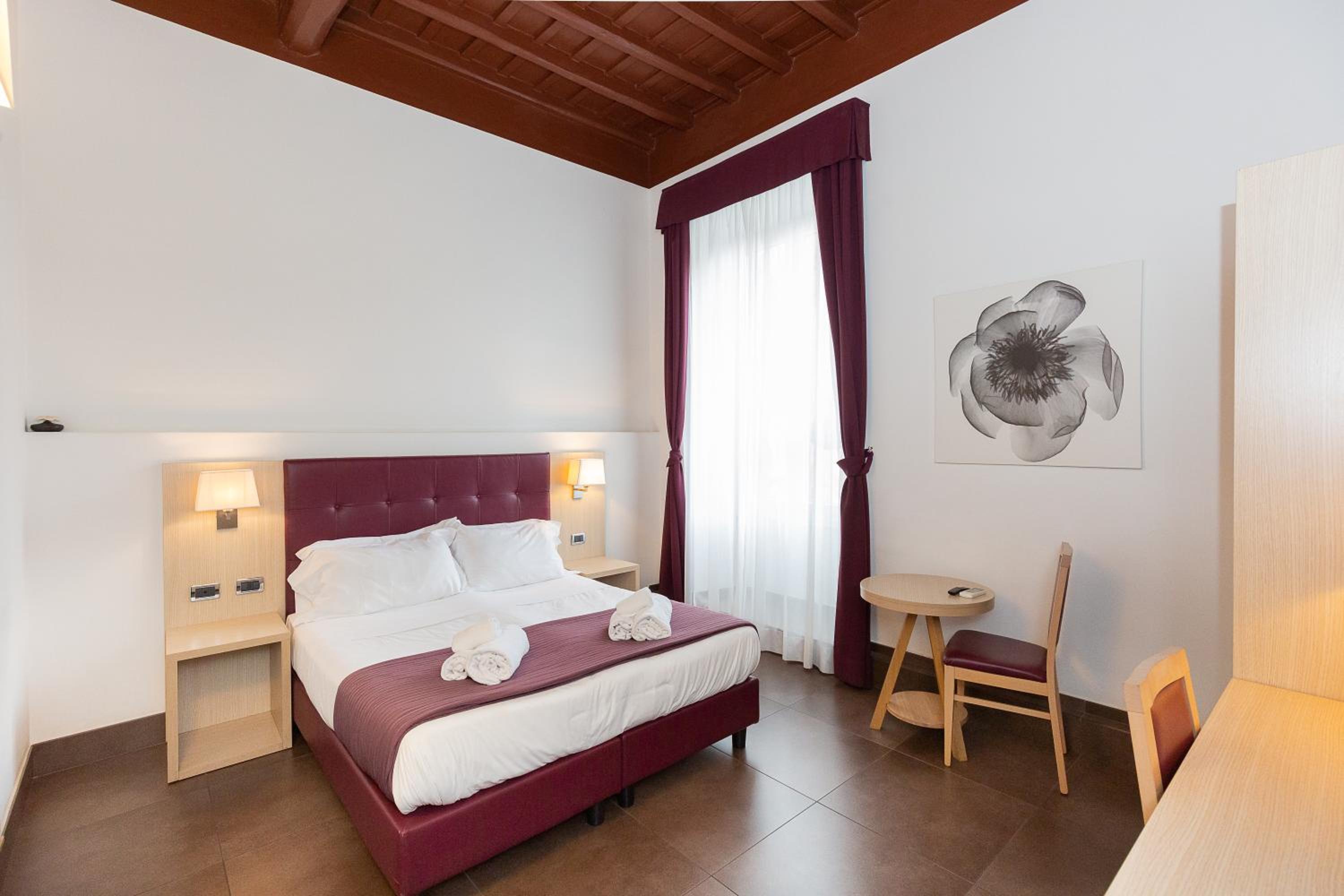Deluxe Double Room photo 3