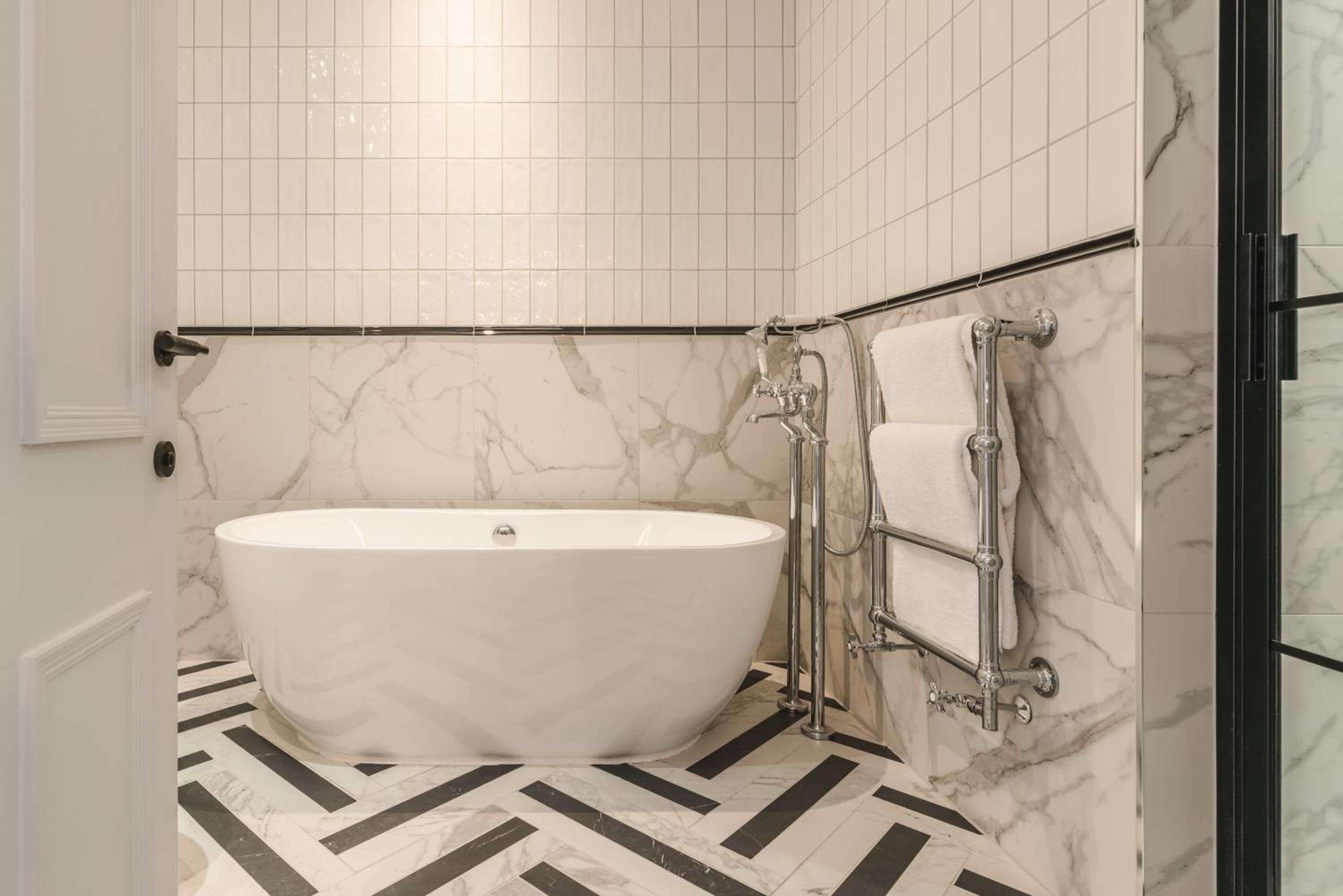 Douglas Suite - Photo 4