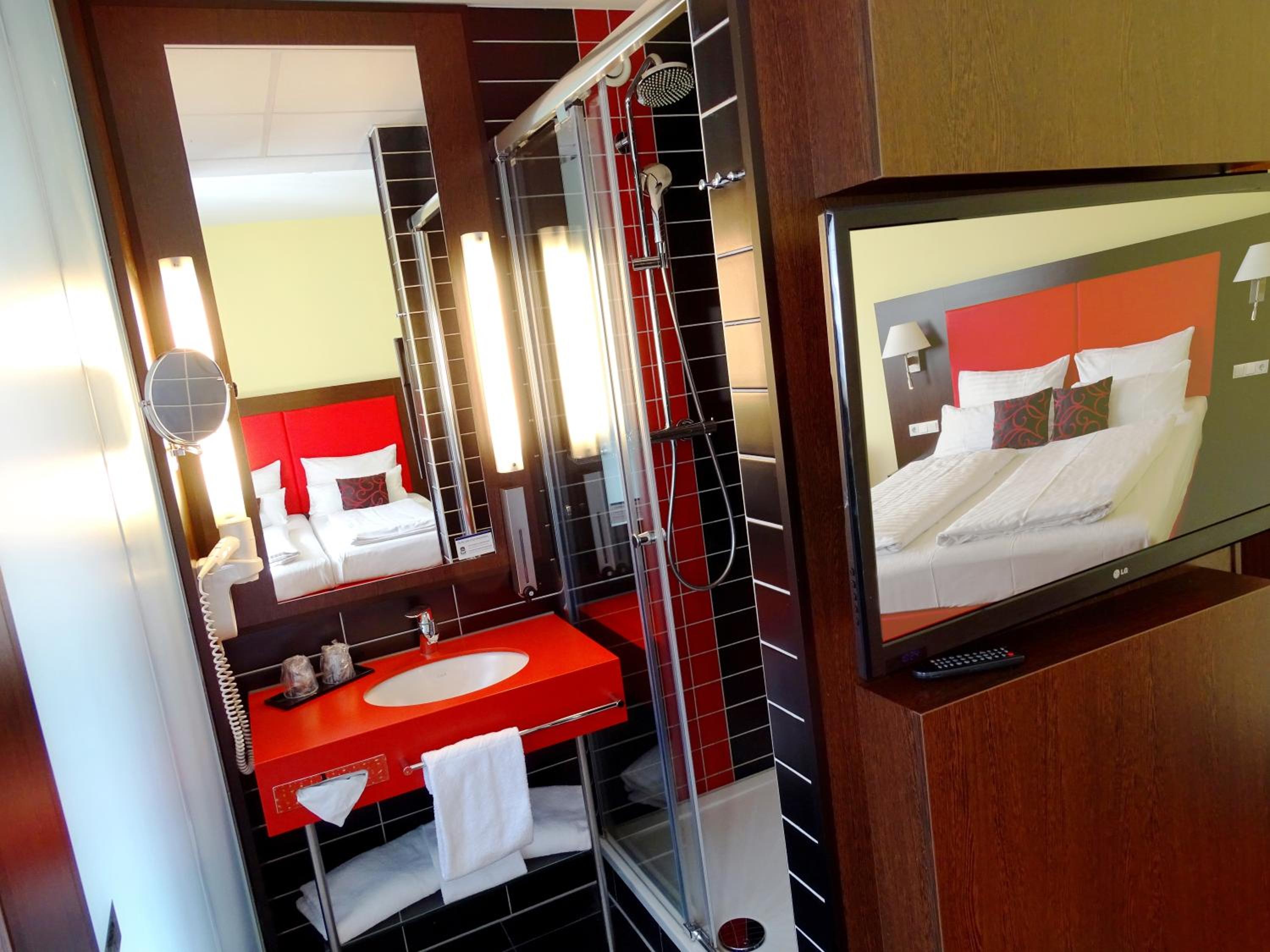Standard Twin Room - Photo 3