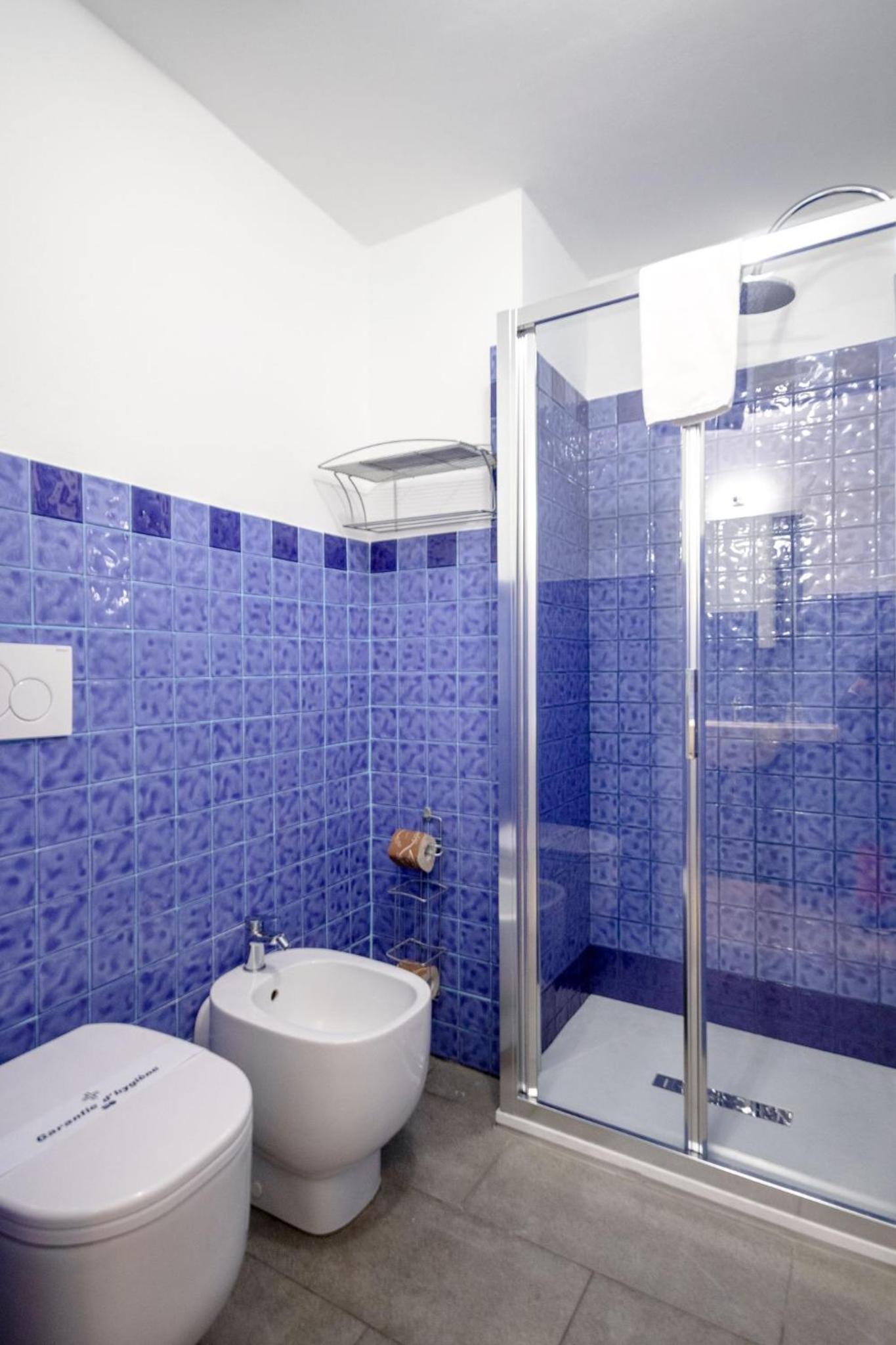 Two Connecting Double Rooms - Photo 28