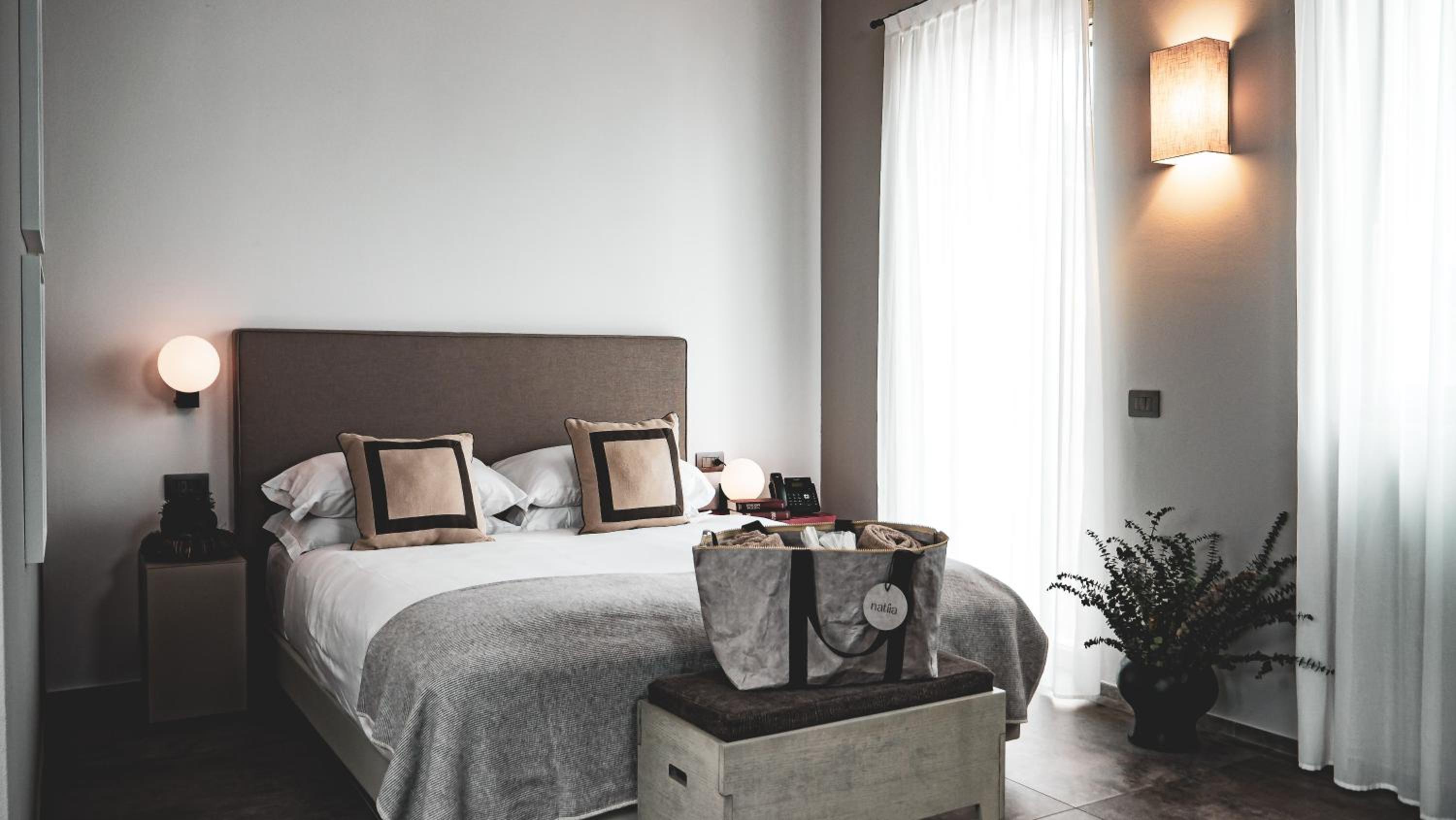 Superior Room with Lake View