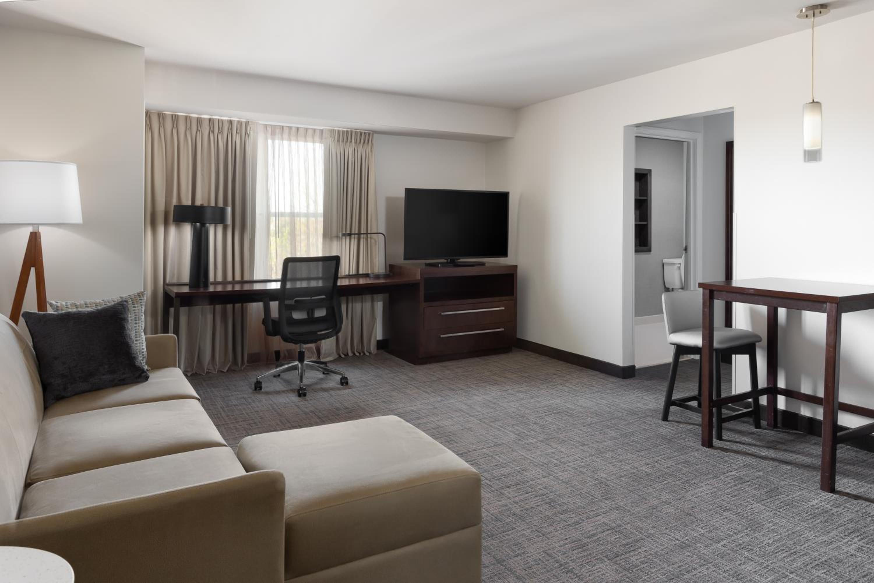 Larger Corner Suite Oven, 1 Bedroom Suite, 1 King, Sofa bed