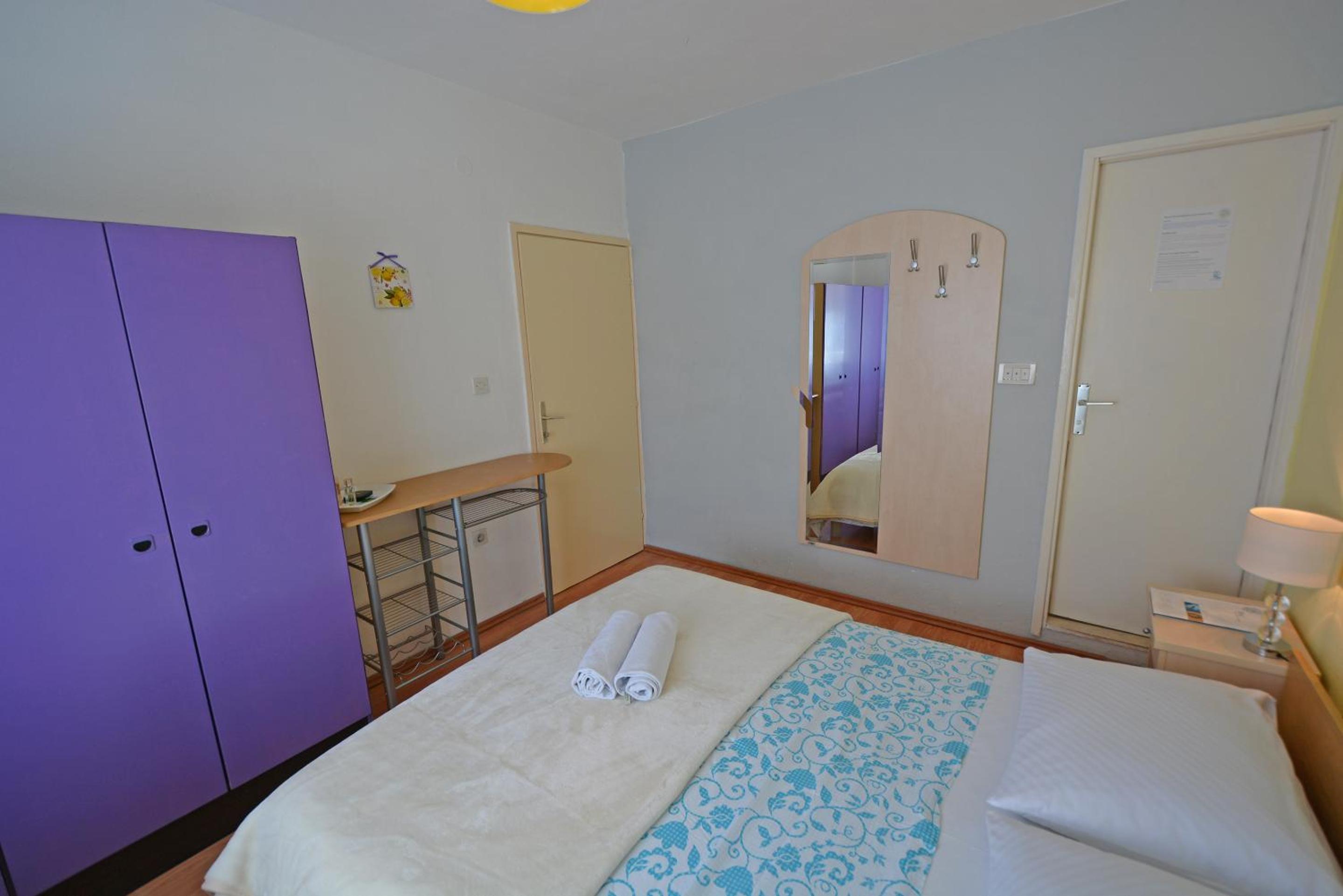 Triple Room with Private Bathroom photo 2