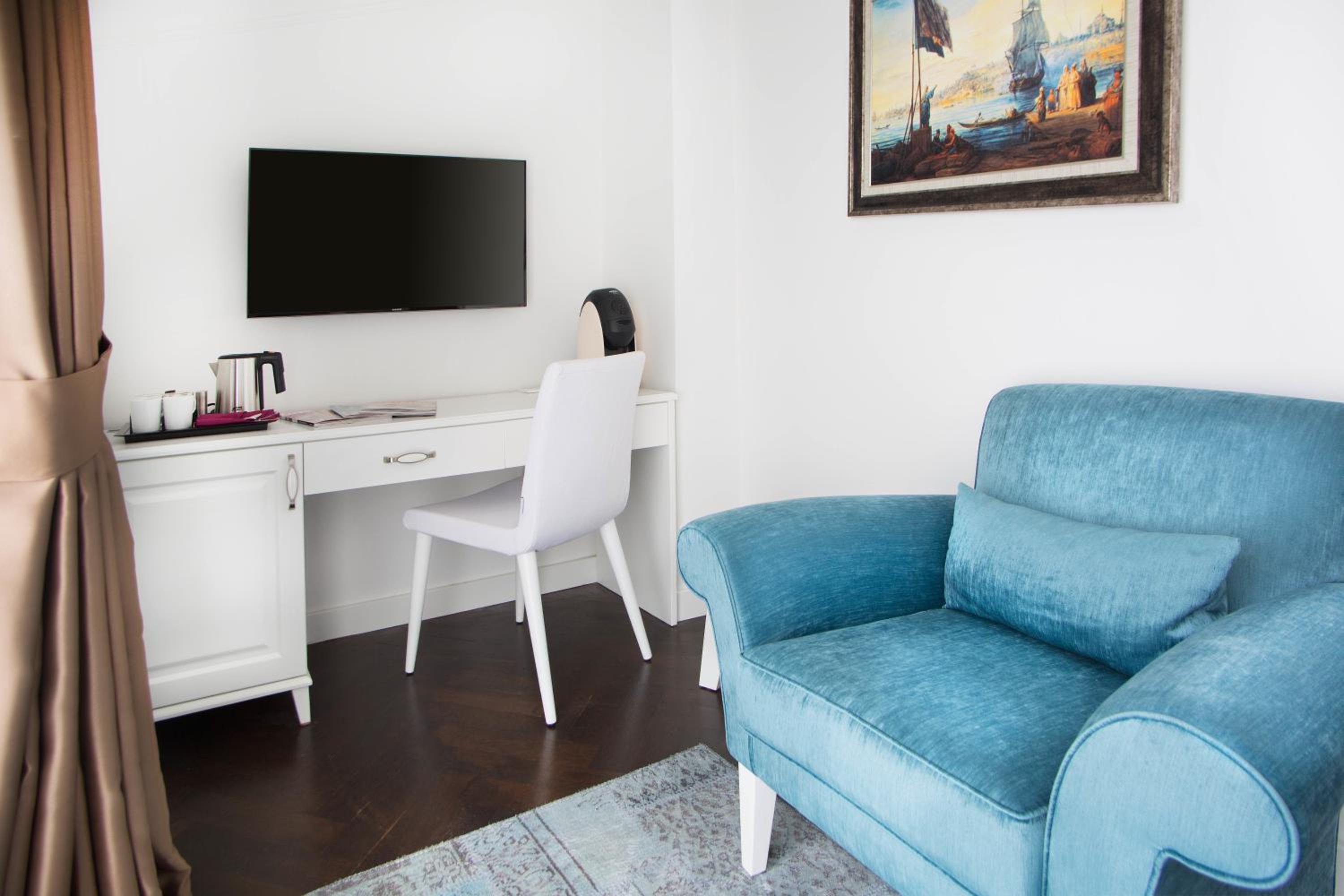 Standard Double or Twin Room photo 2