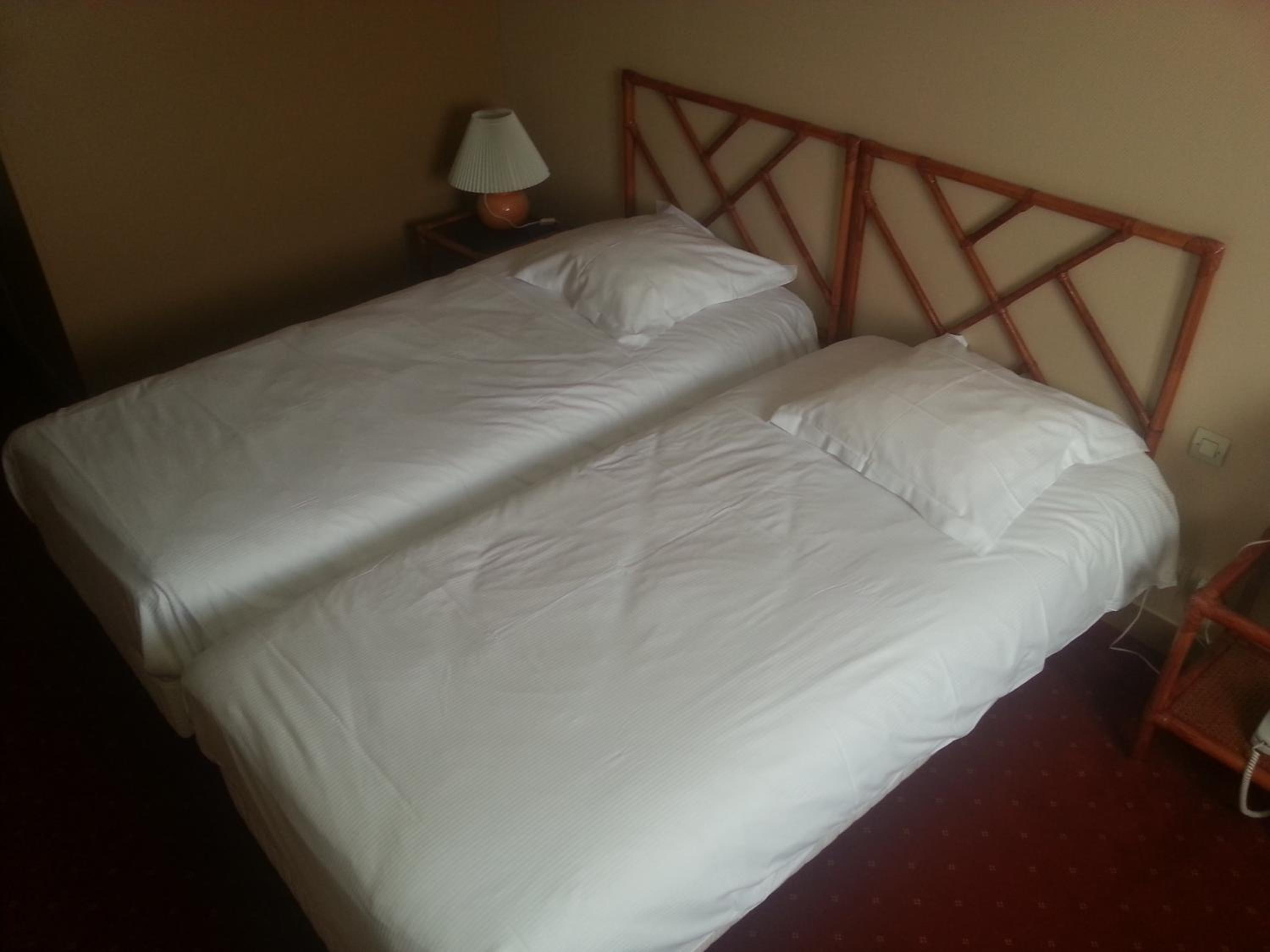 Twin Room - Photo 3
