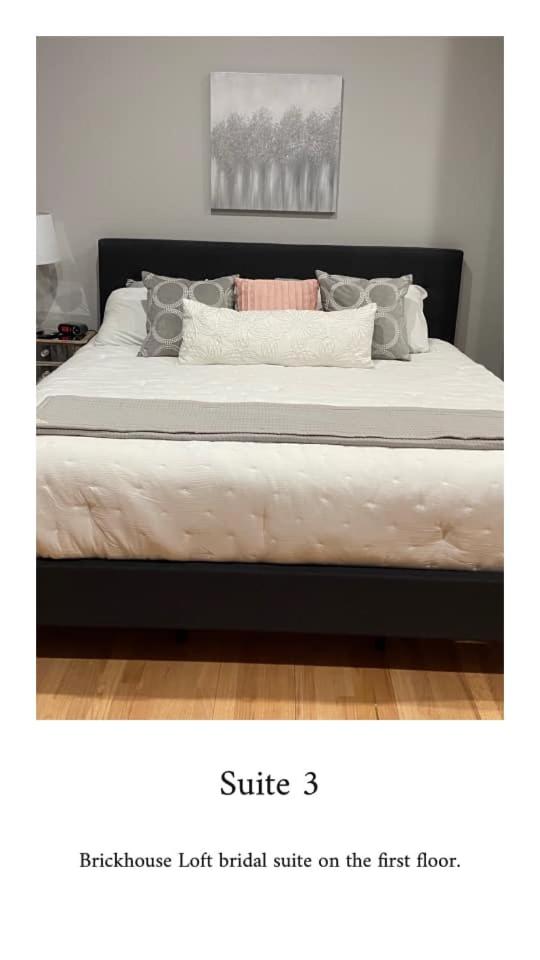 Deluxe King Suite - Photo 1