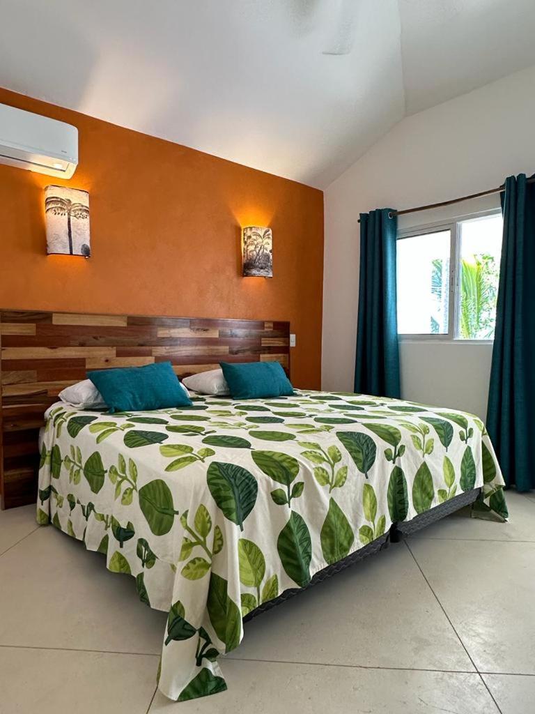 De Luxe Doppelzimmer mit Balkon und Meerblick