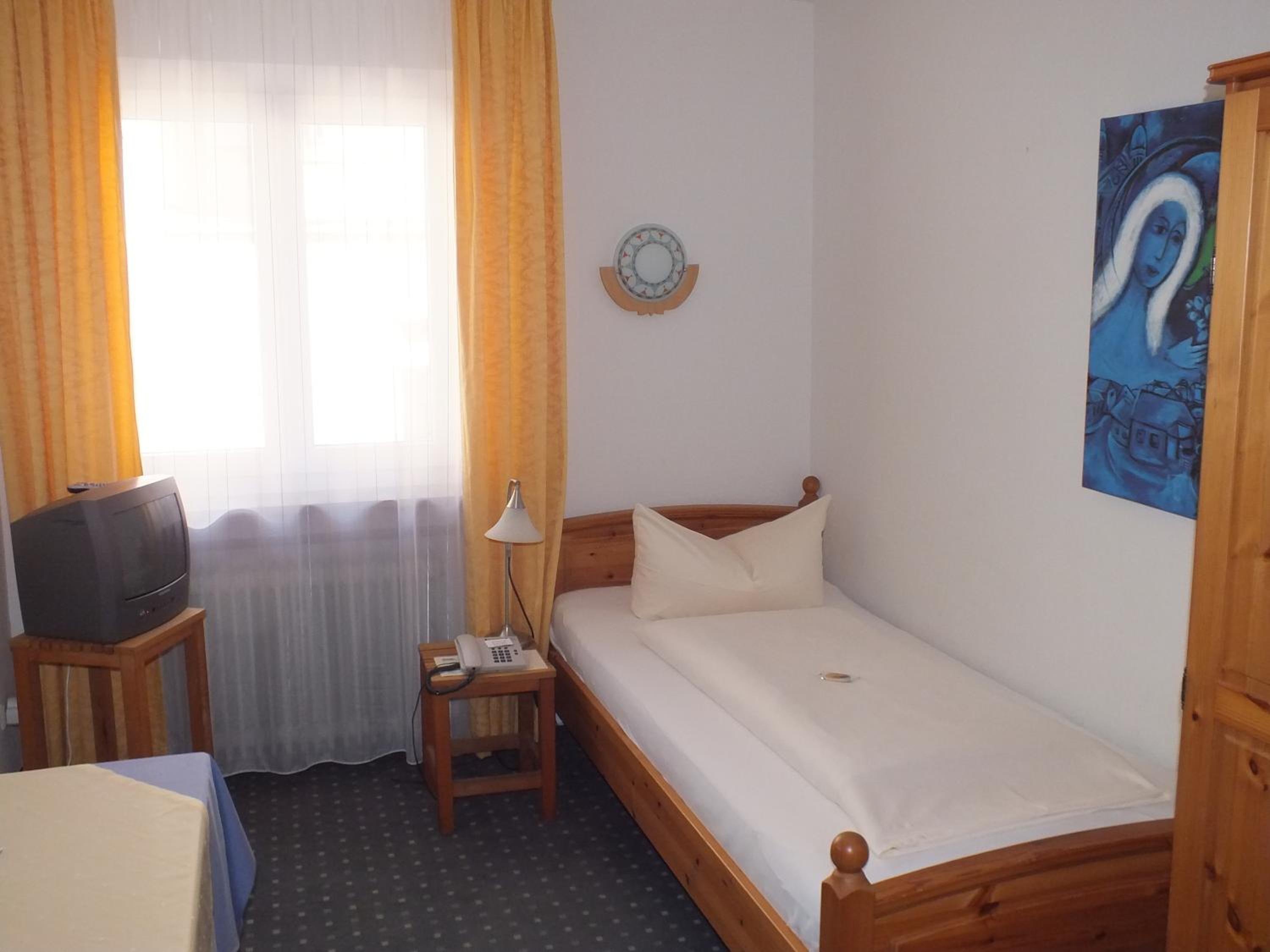 Kleines Einzelzimmer im Nebengebäude