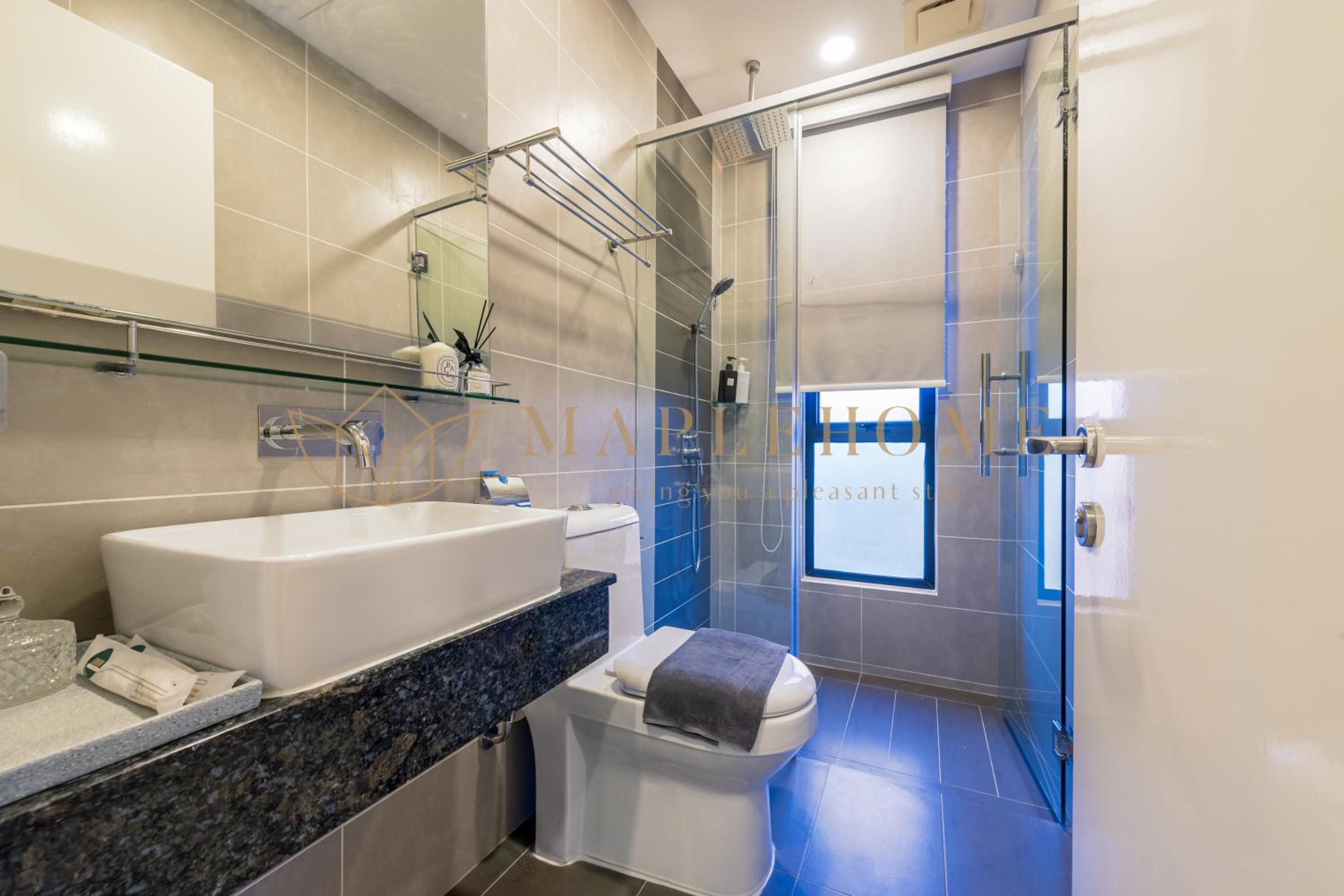 Royal Three-Bedroom Suite - Photo 7