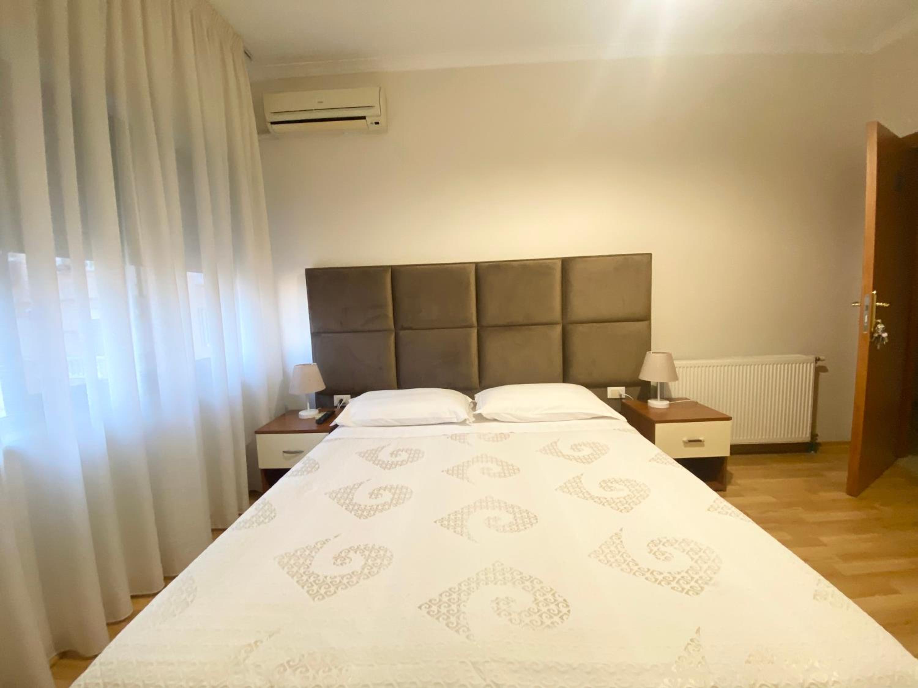 Executive Queen Room with Two Queen Beds photo 2