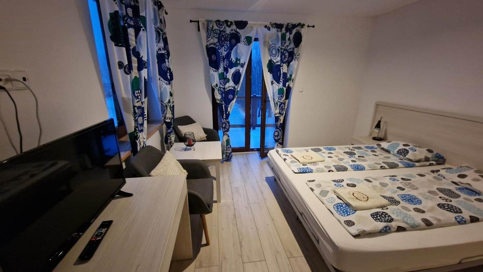 Family Room (2 Adults + 1 Child) - Photo 6