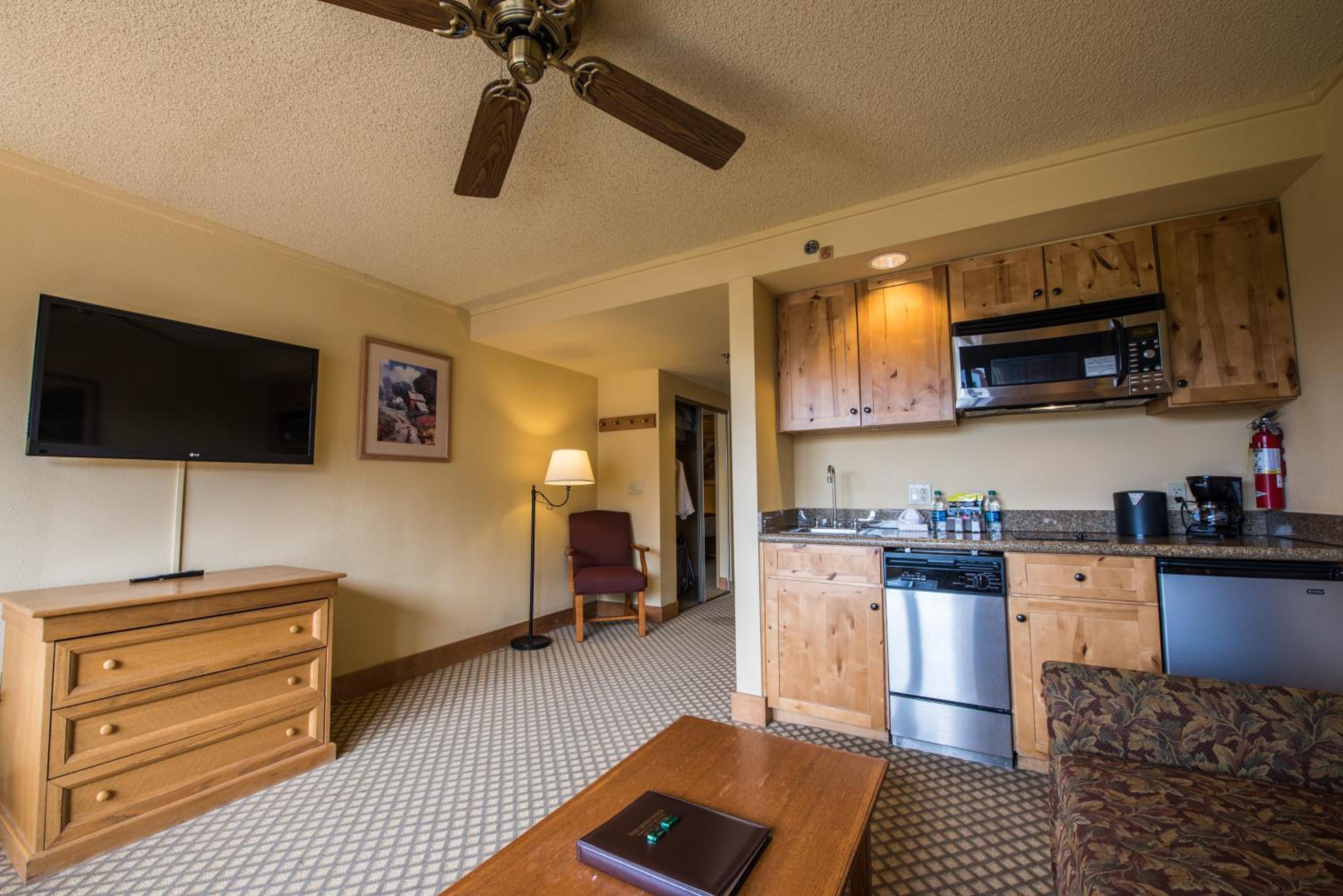 Standard King Suite - Photo 13