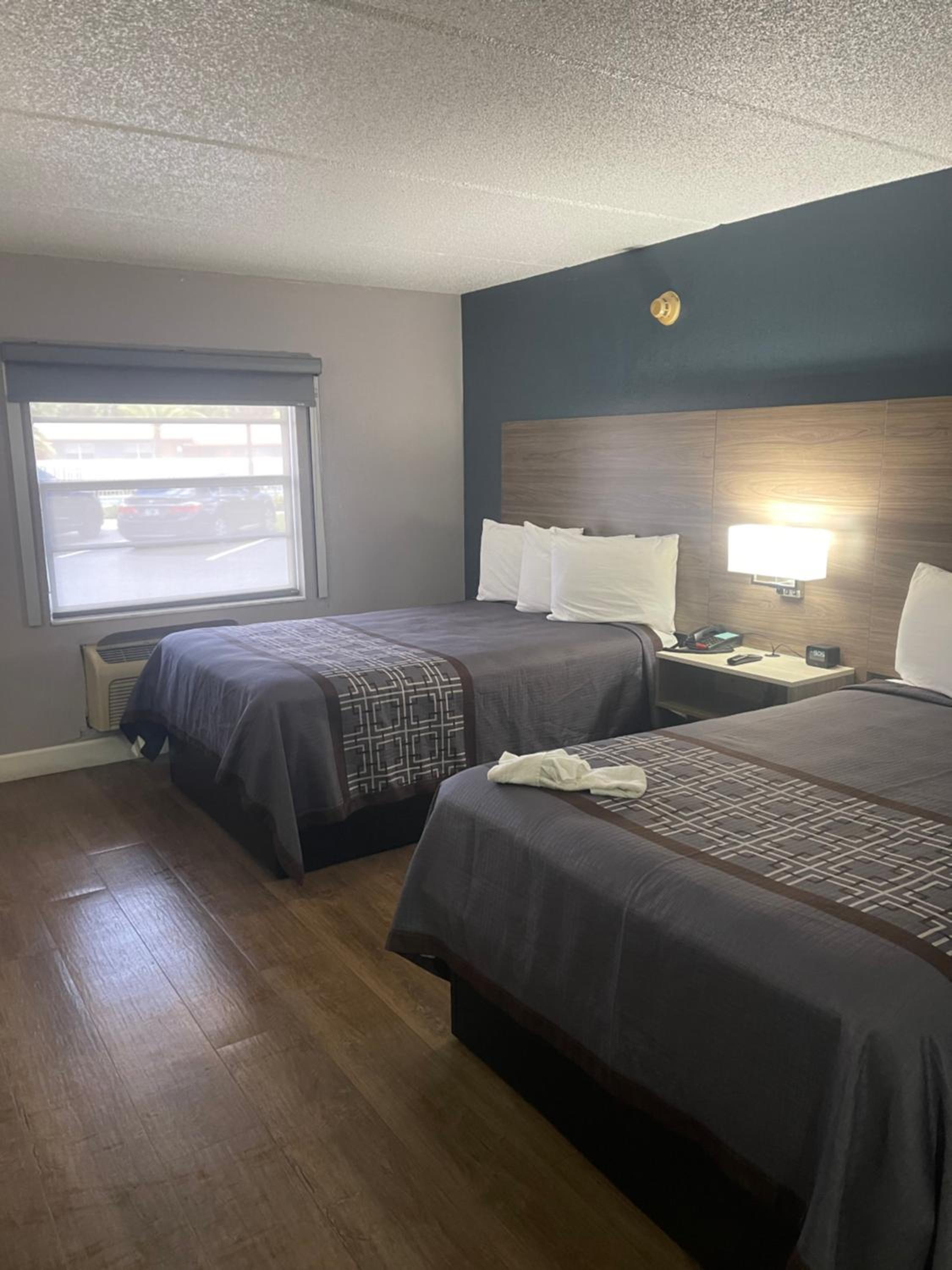 Deluxe Double Room with Two Double Beds - Non-Smoking - Photo 3