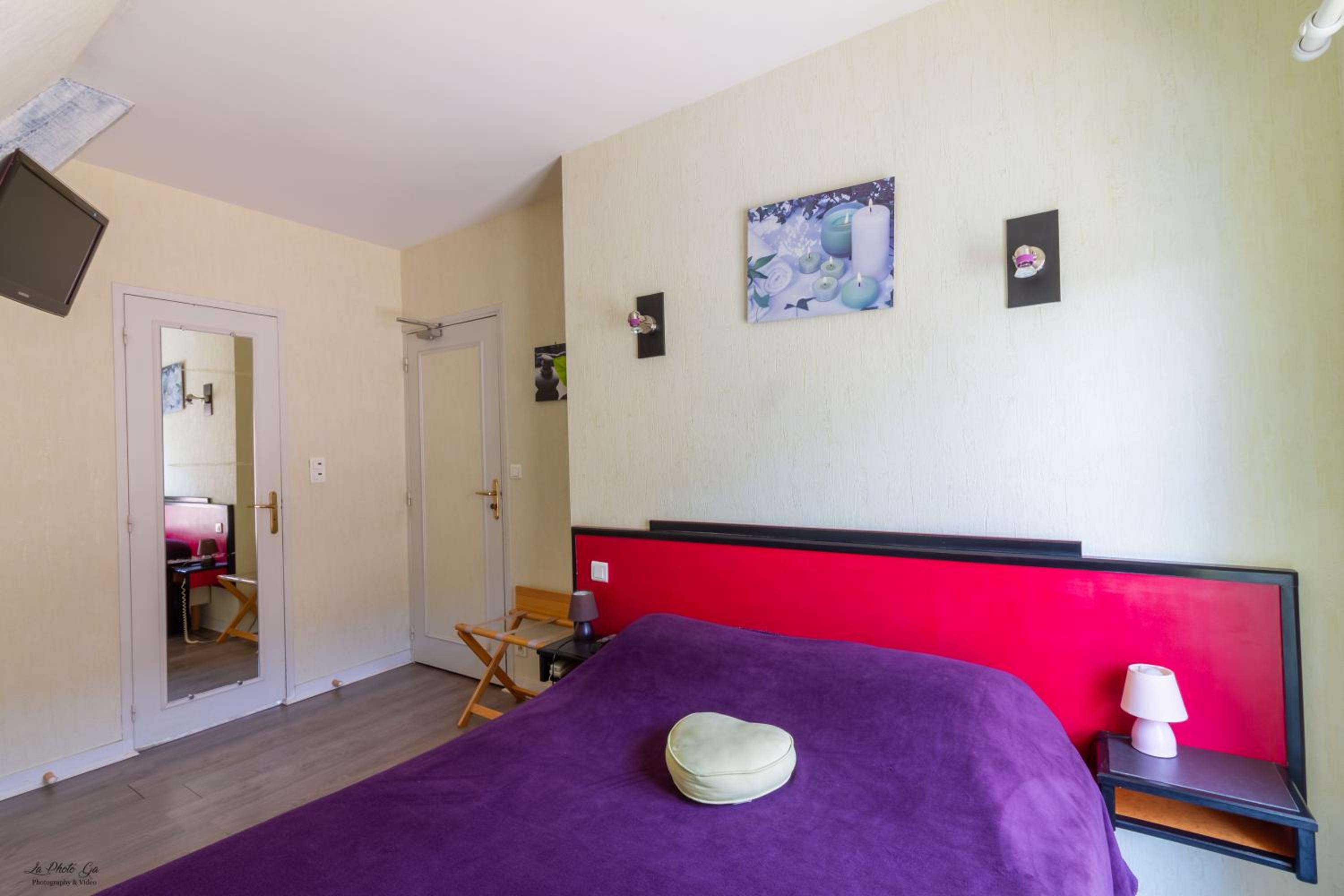 Standard Double Room - Photo 7