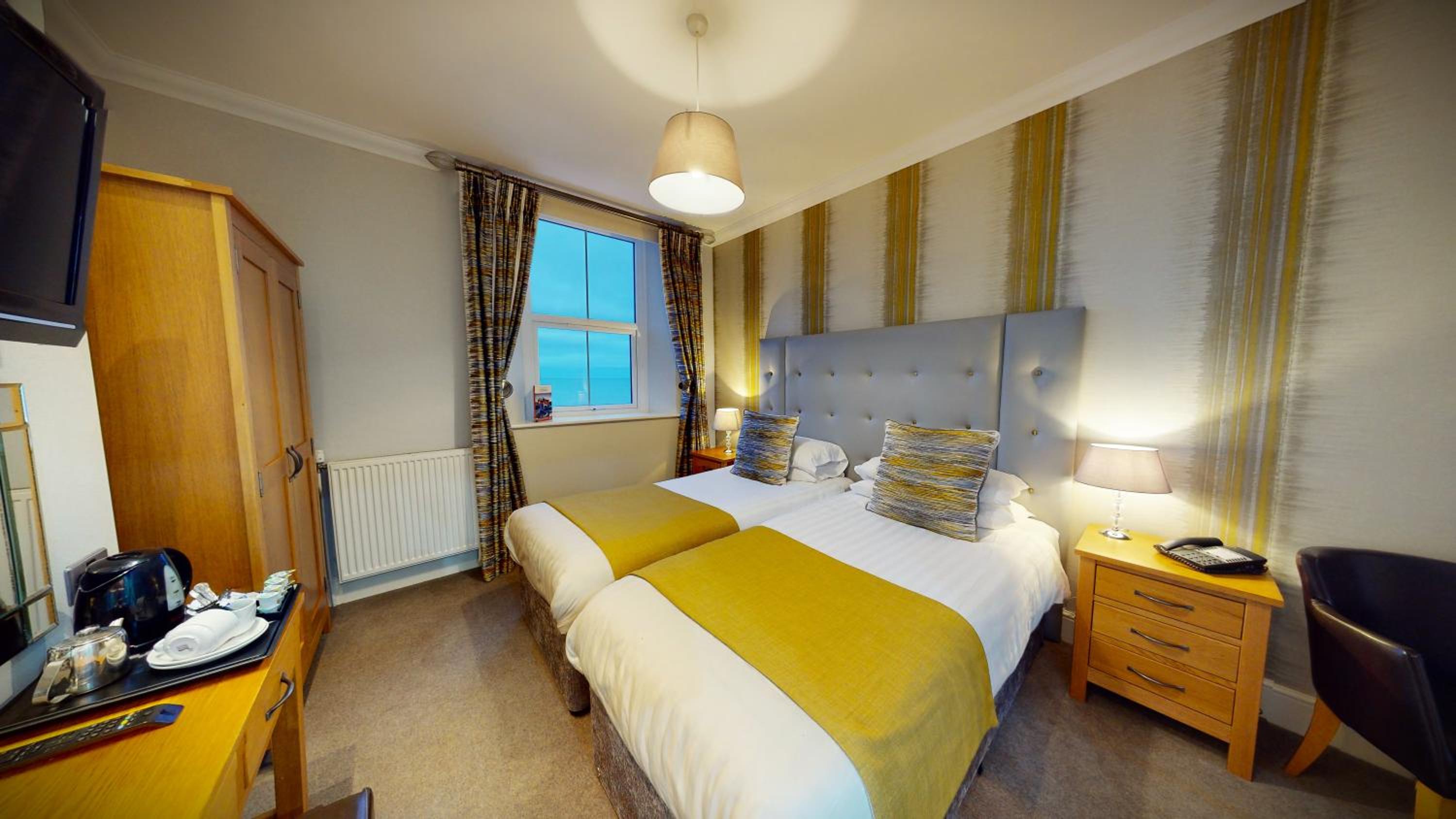 Double or Twin Room with Sea View