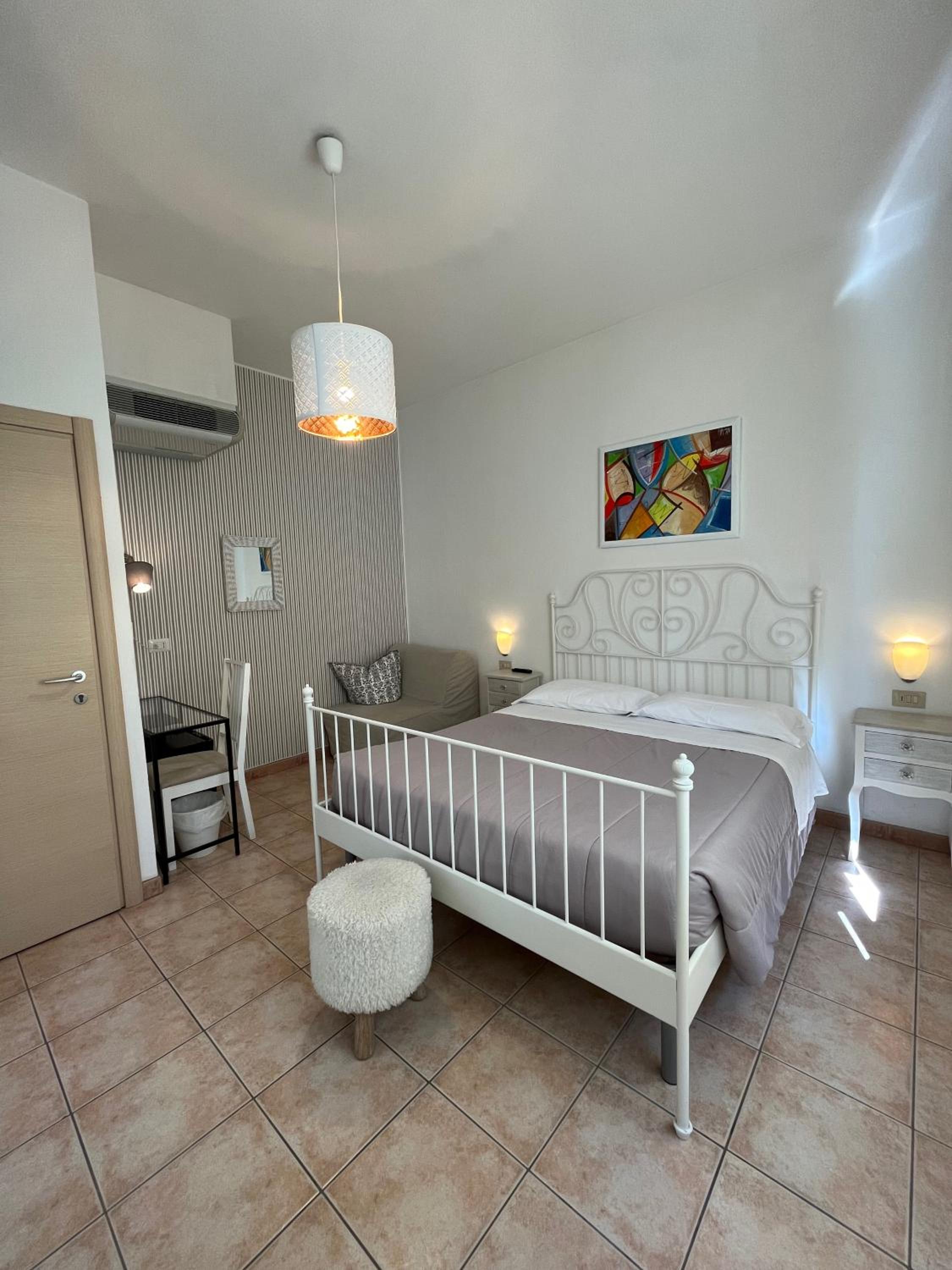 Double Room - Photo 1