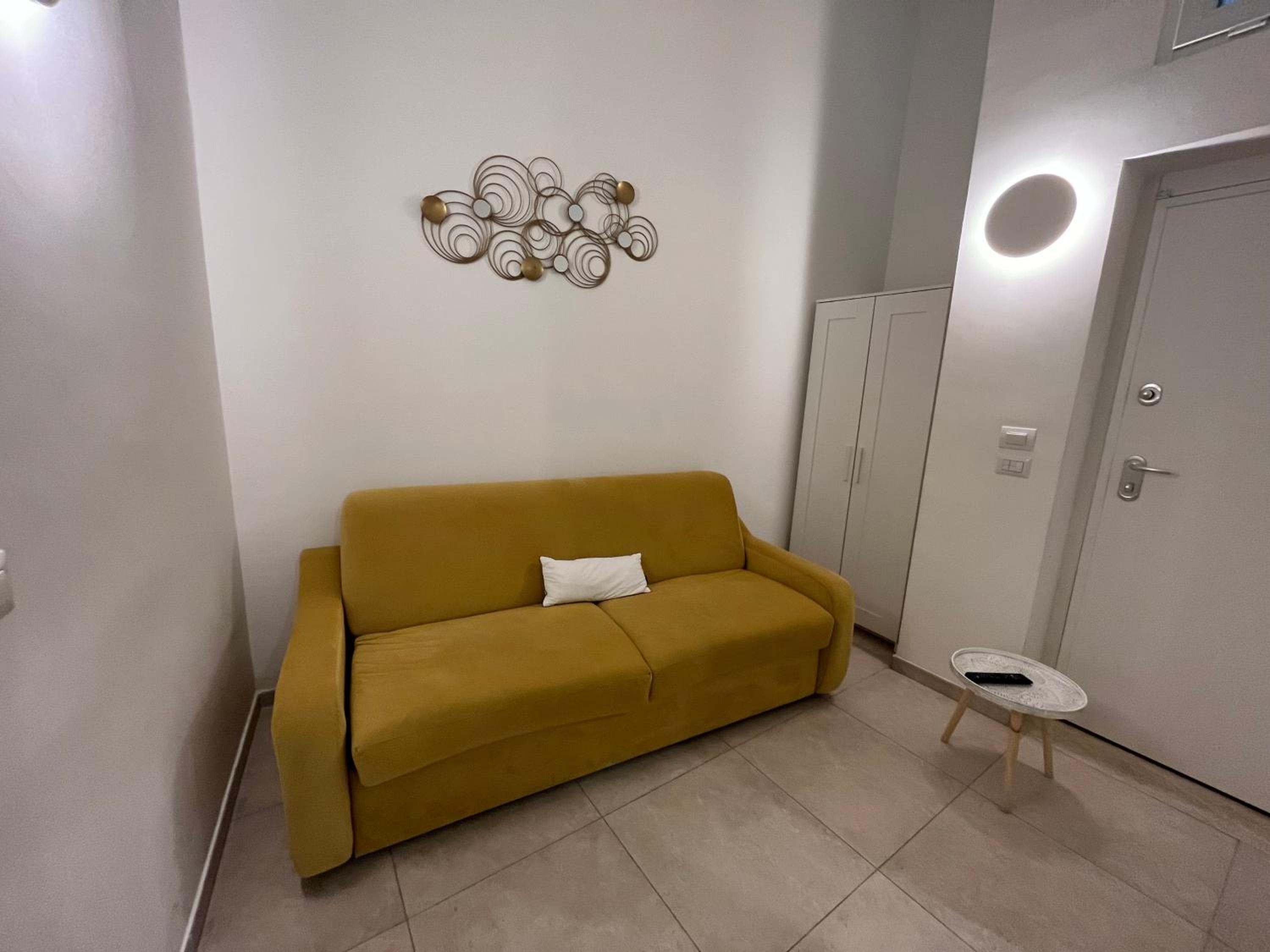 Deluxe Family Suite - Photo 27