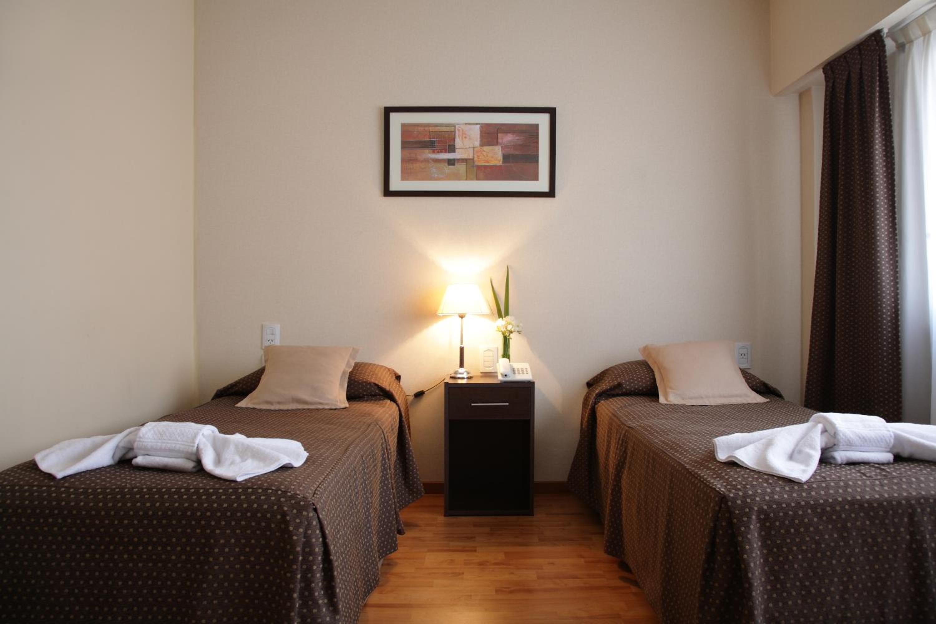 Standard Twin Room photo 3