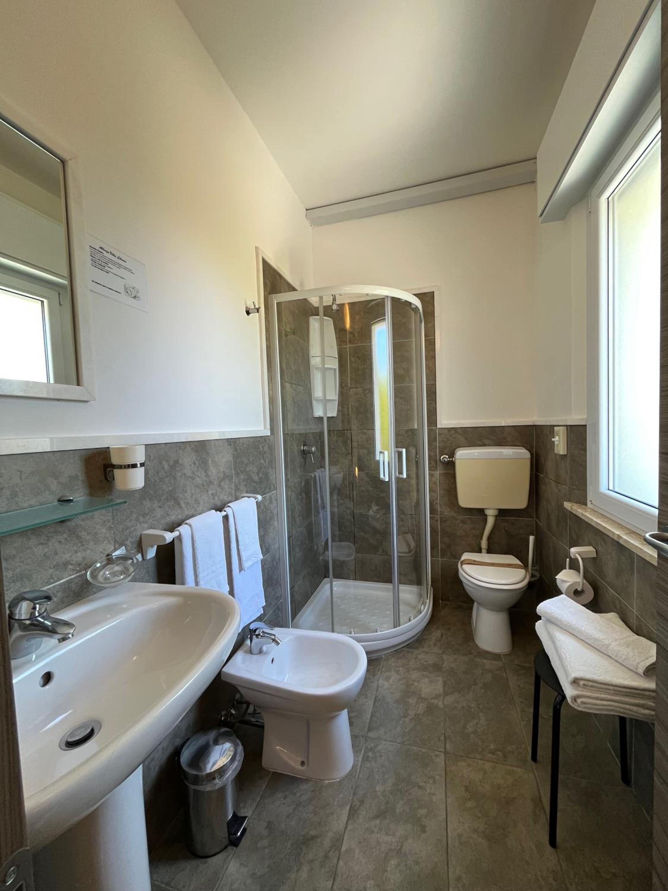 Double Room - Photo 13