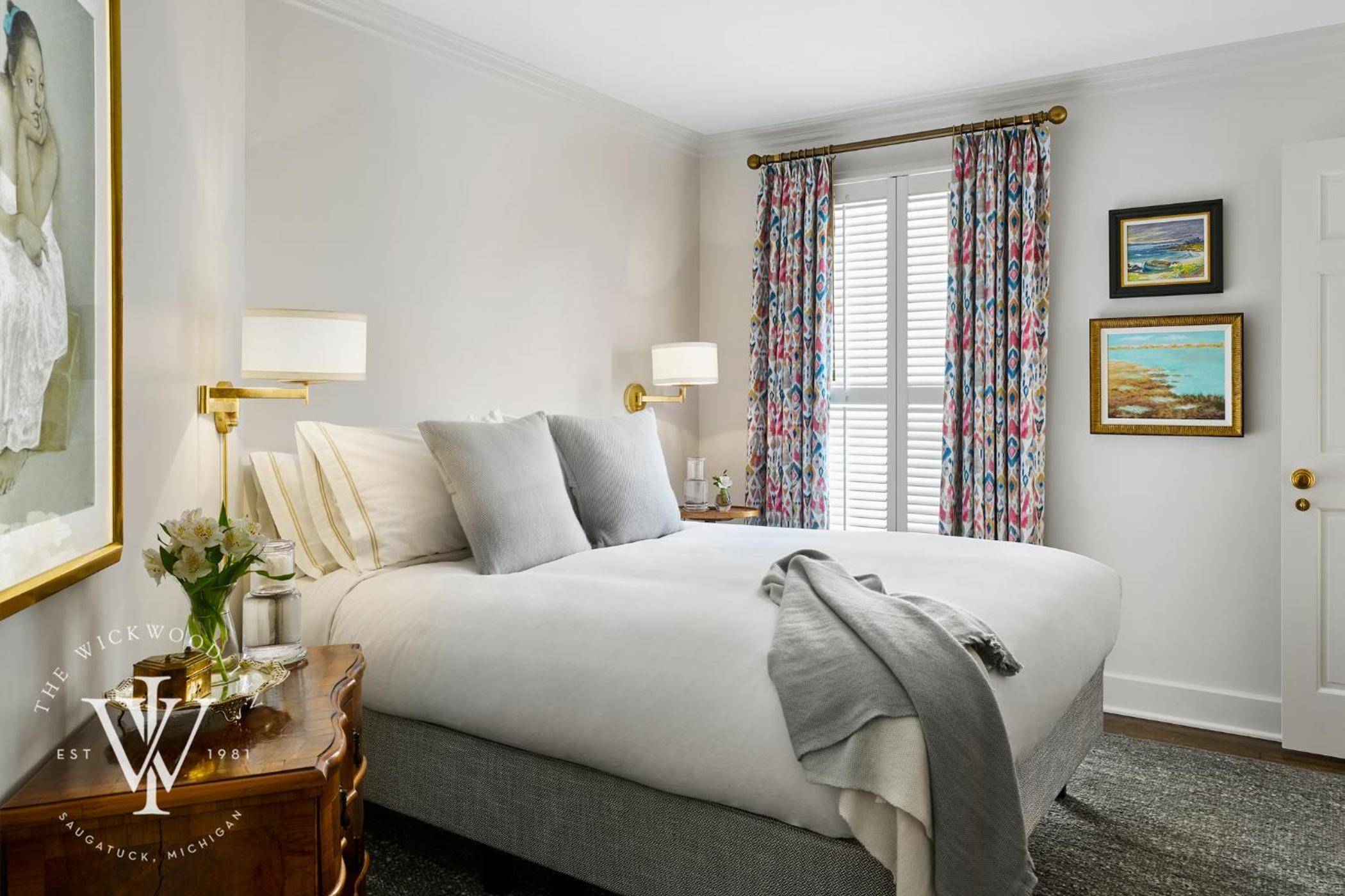 Standard Queen Room (Mattise)