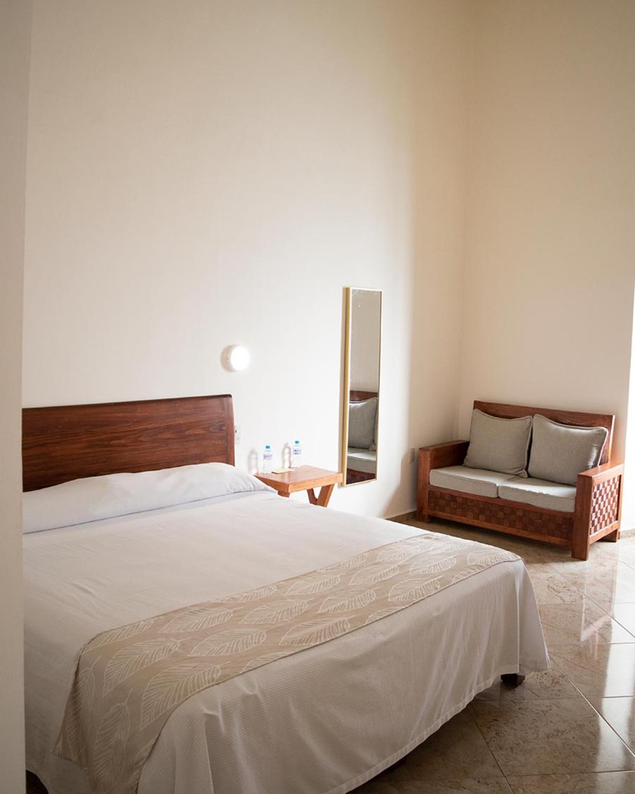 Standard Queen Room photo 3