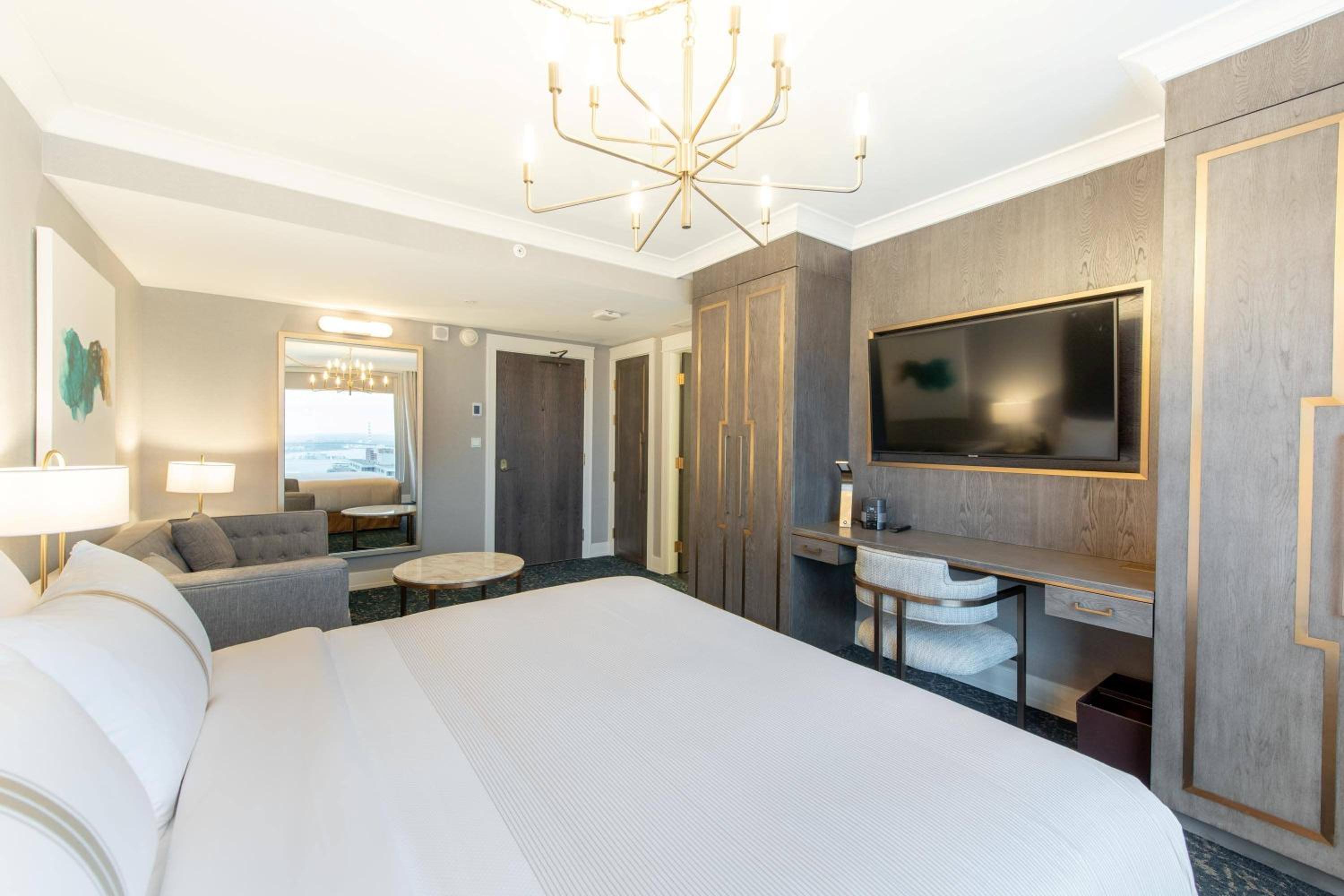 Waterview Studio, 1 King Bed, Sofa Bed - Photo 1