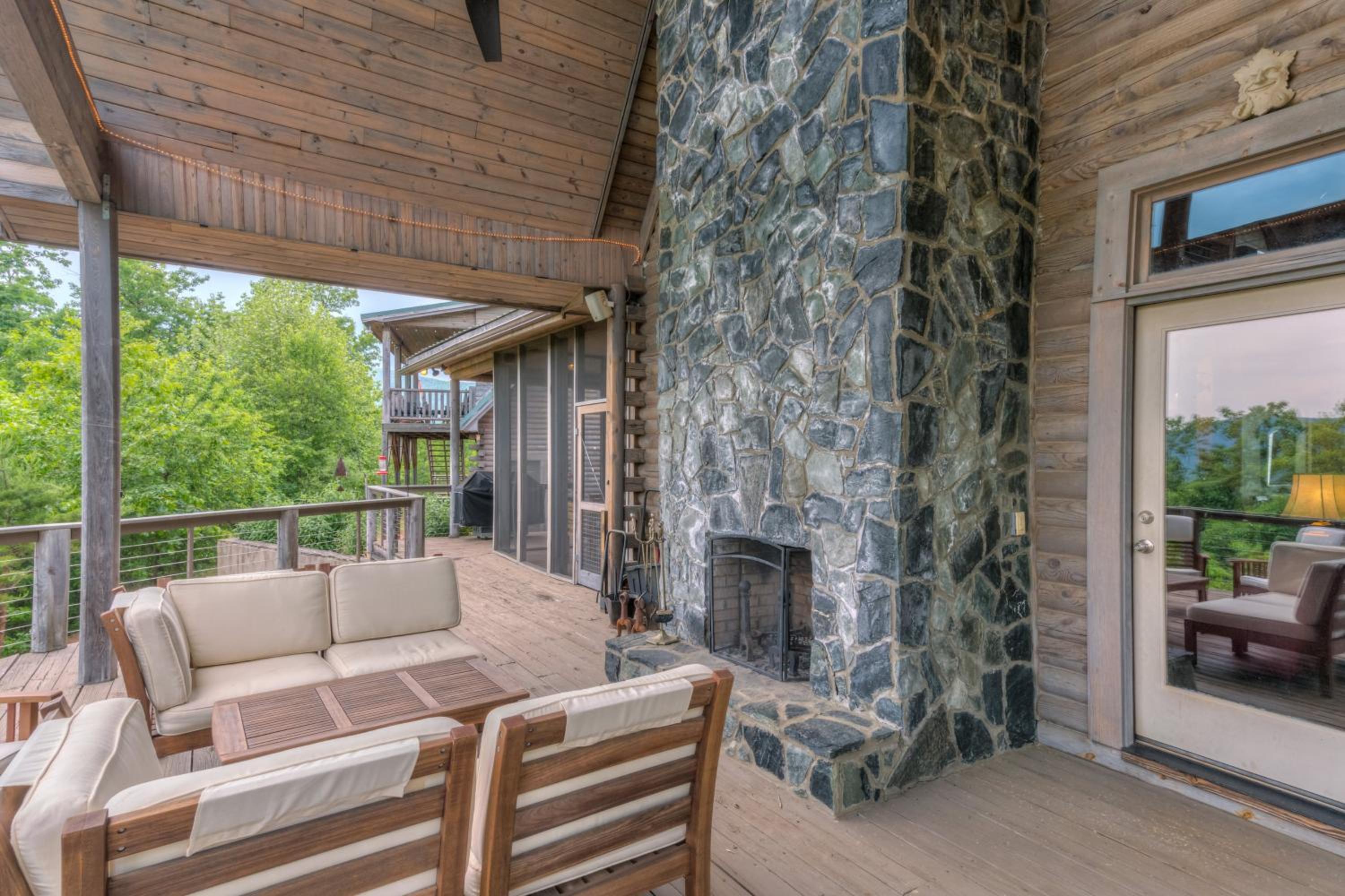 Five-Bedroom Holiday Home photo 3