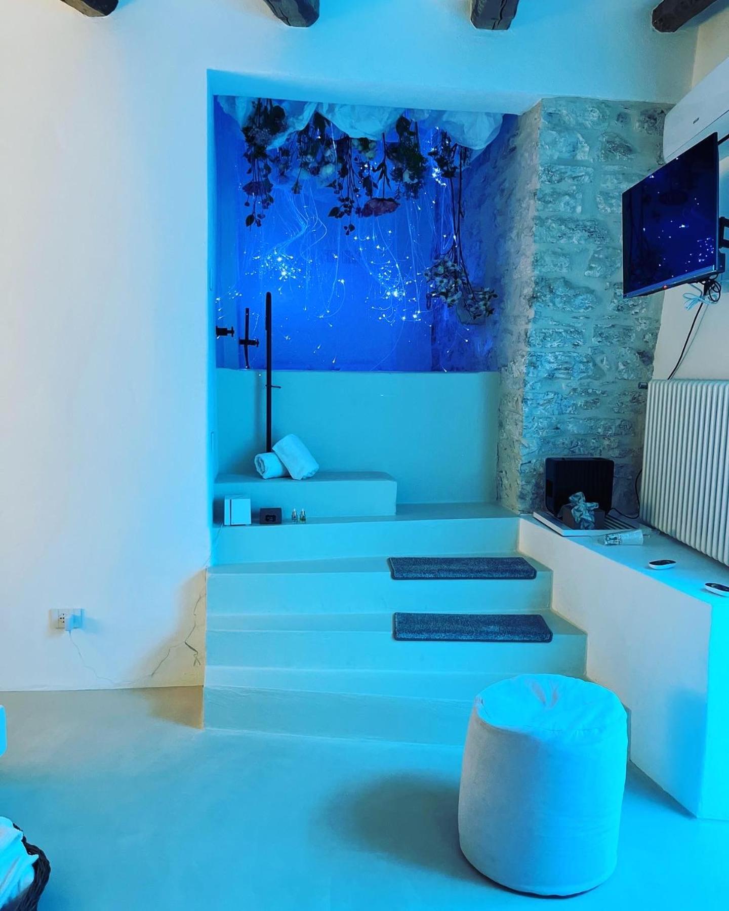 Queen Room with Spa Bath photo 1