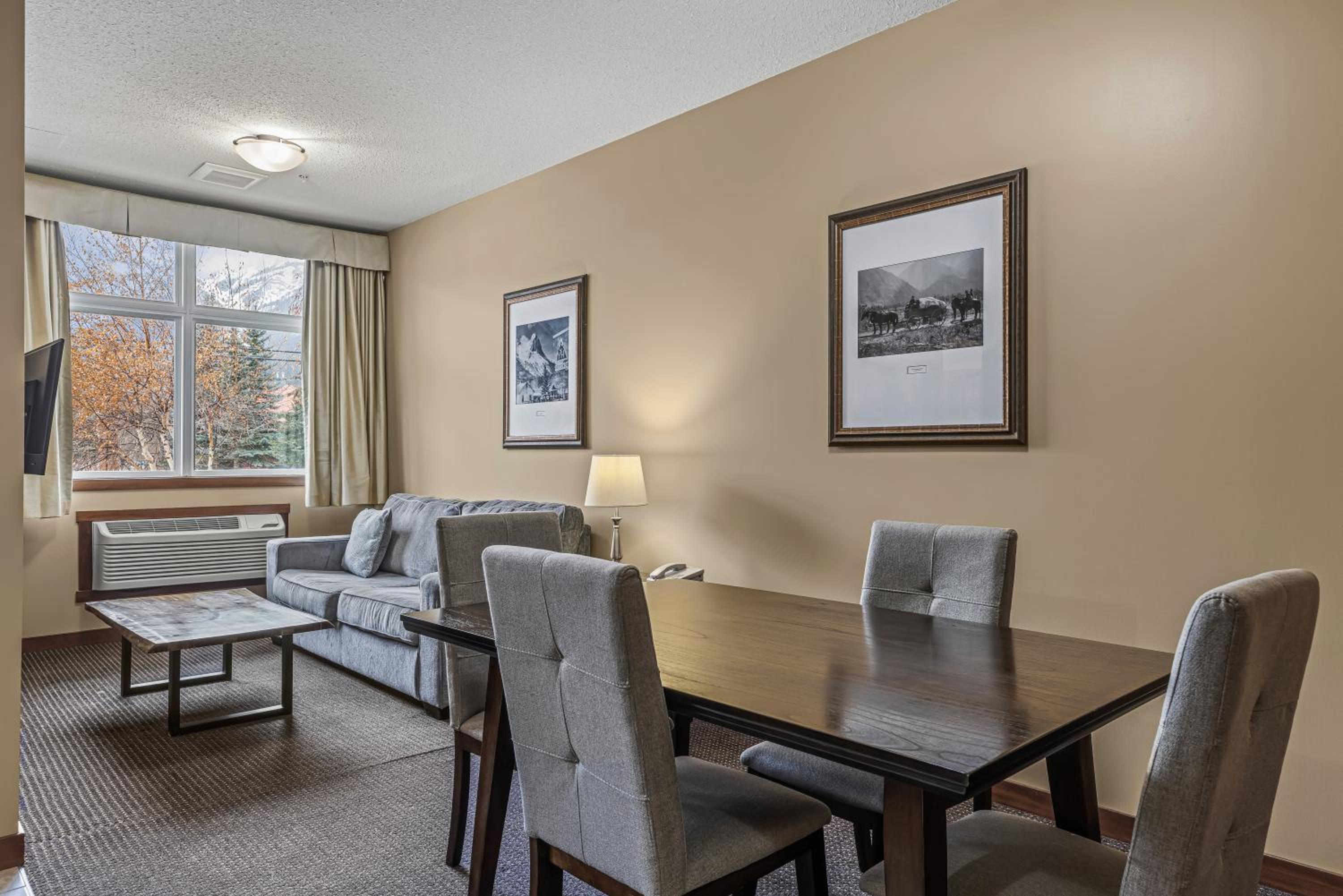 One Bedroom Suite  photo 3